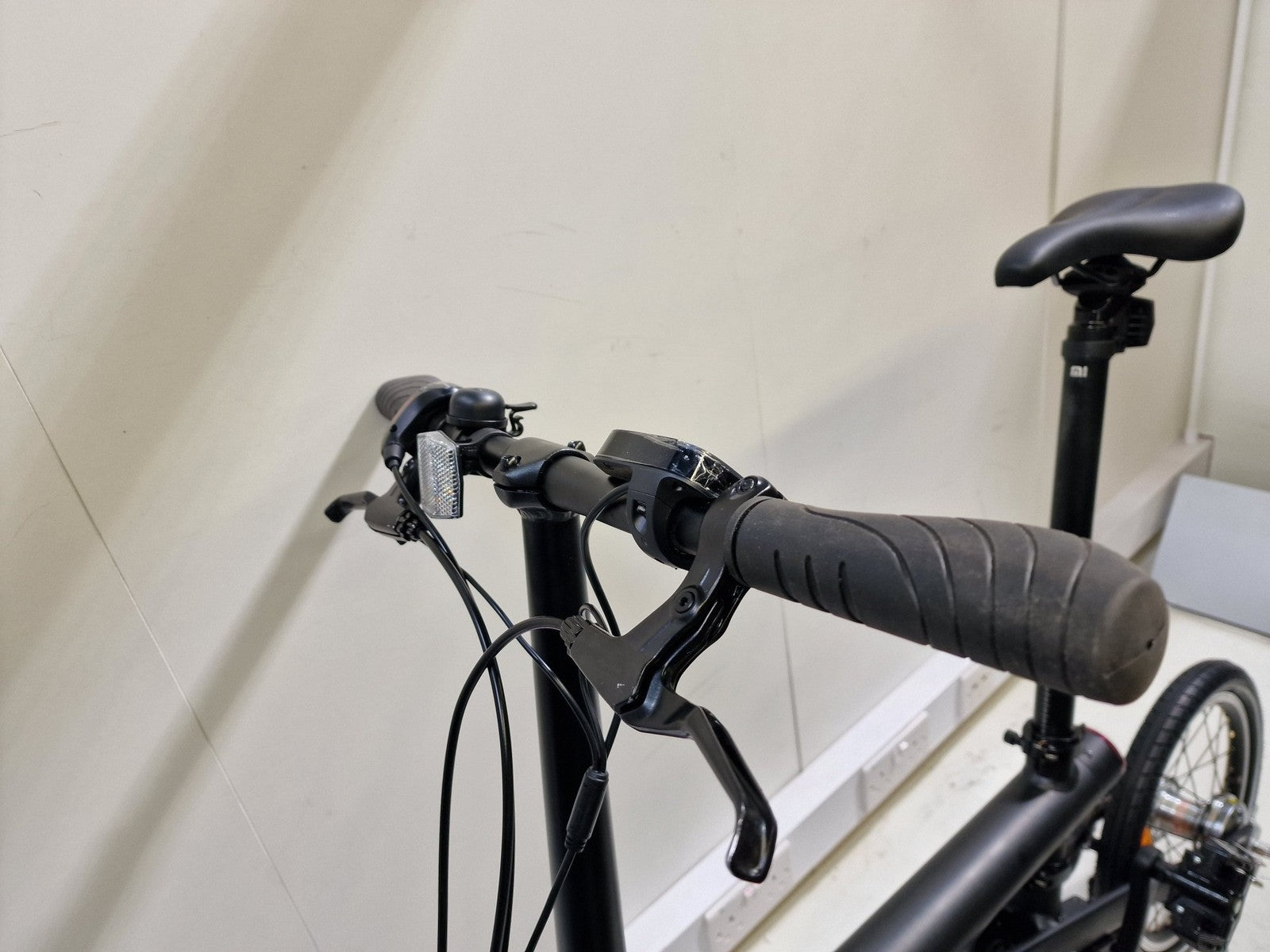 Xiaomi Smart 250W Power 25km/h 16" Wheel TFT Display Folding E--Bike (Scratched)