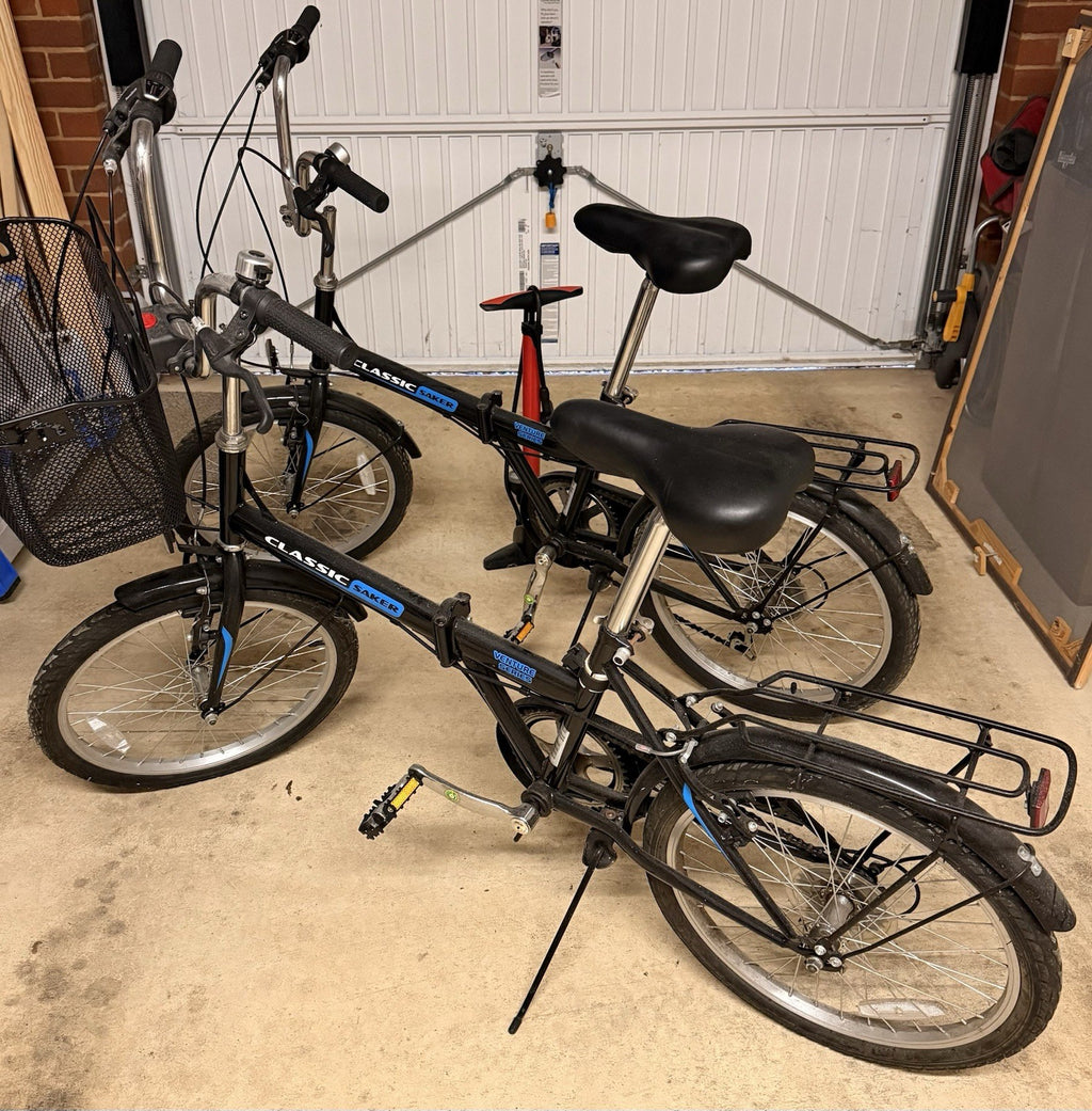 2 X Classic saker folding bikes + bike floor pump
