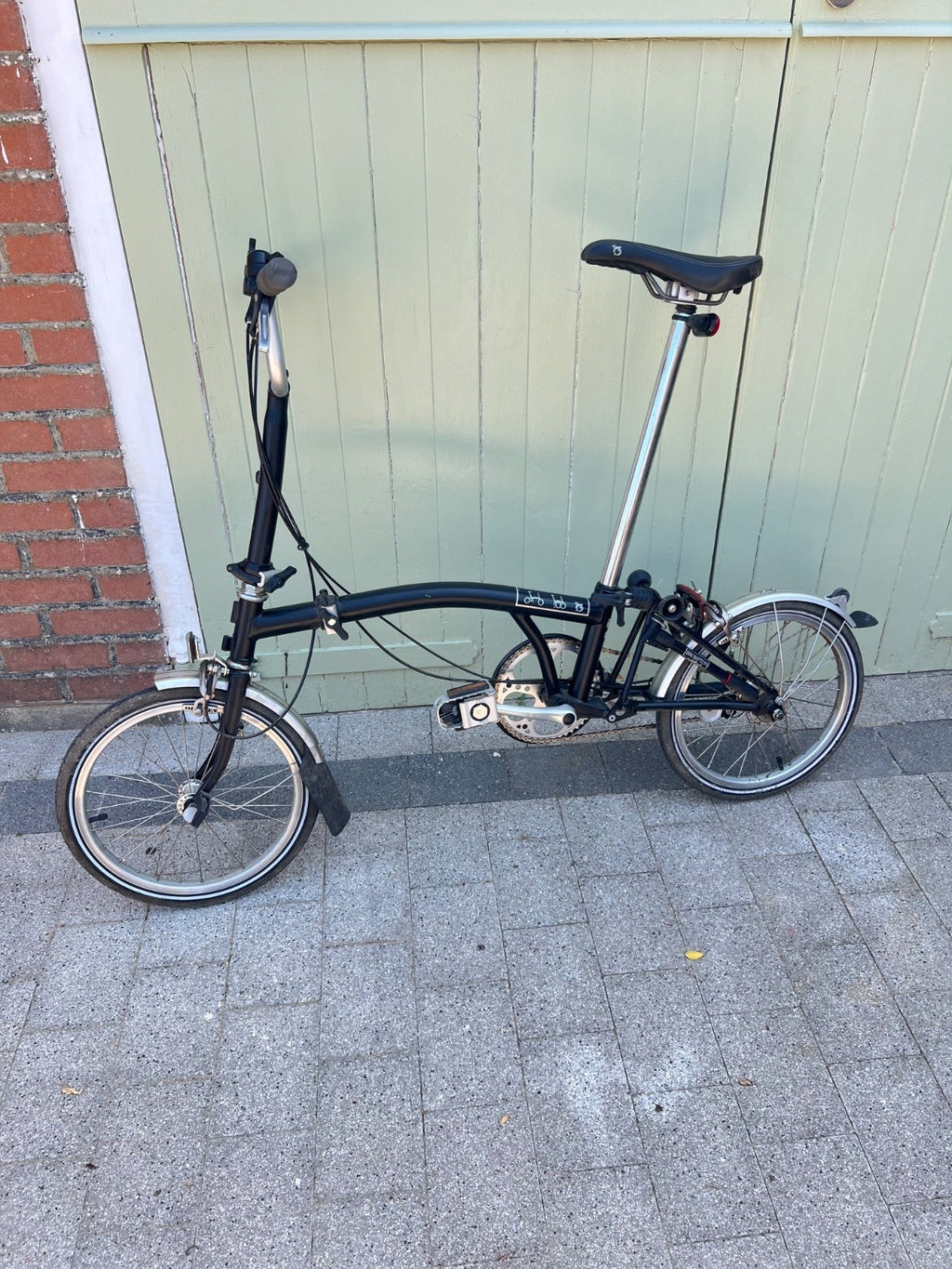 Brompton M3L Folding Bicycle – Black – 3 Speed – Excellent Condition