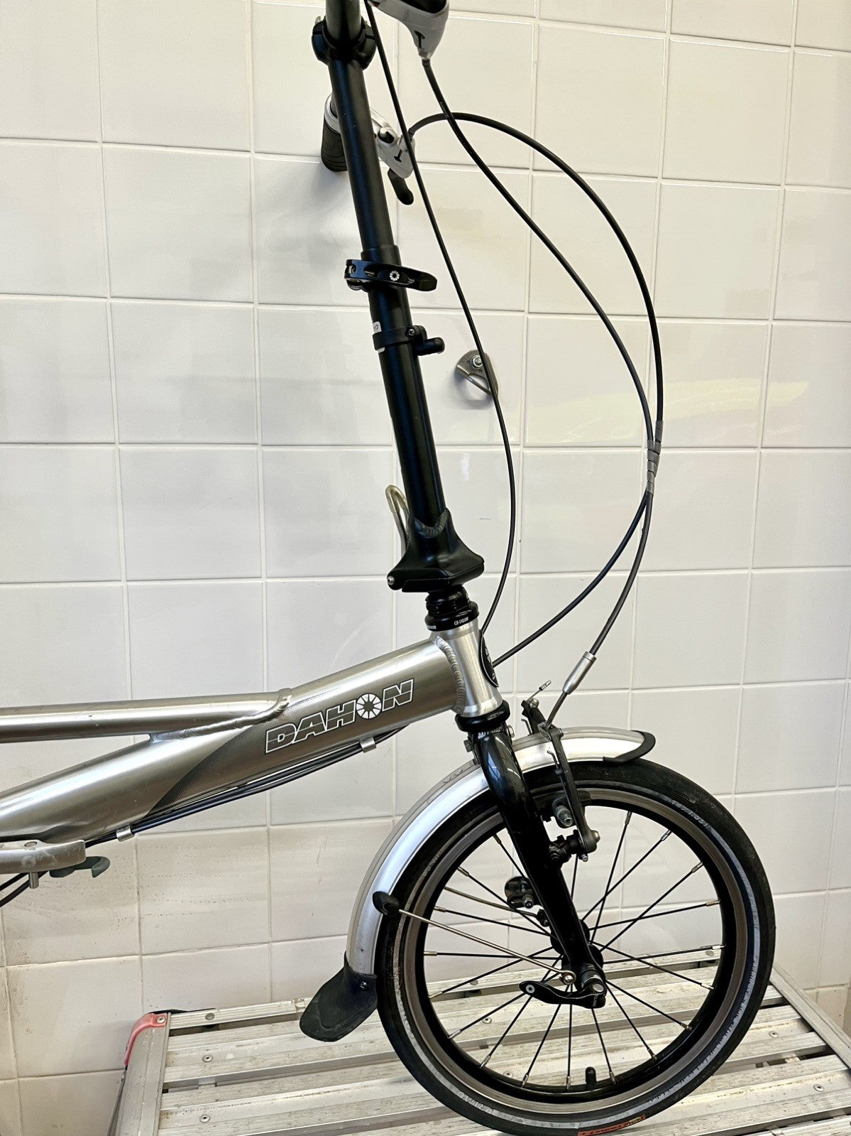 Dahon Presto Lite 16" Folding Bike come with every spare and accessory needed.
