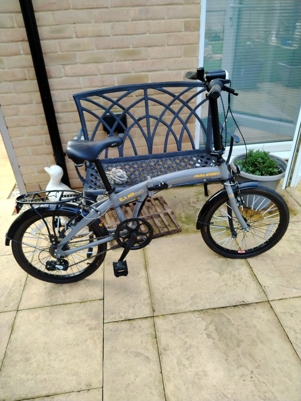 Raleigh Stowaway 20 inch folding bike