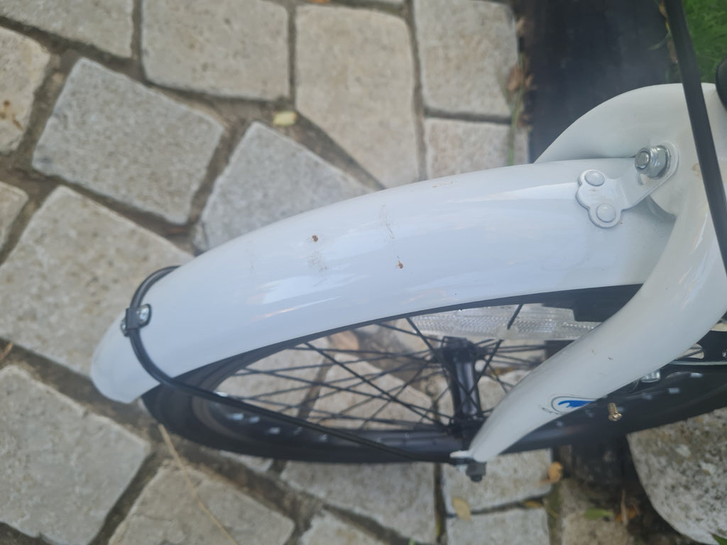 Cross CRF300 20in Folding Bike, Derailleur Gears, Mudguards, White