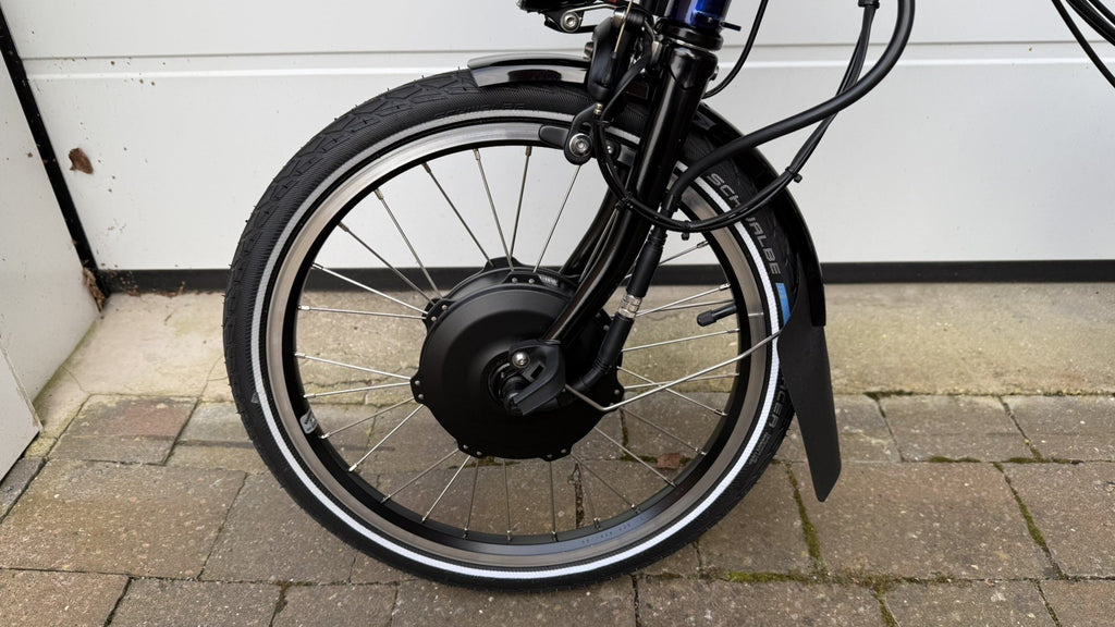 Brompton - C Line E-Folding Bike - M6L -Bolt Blue Lacquer - Near Mint Condition