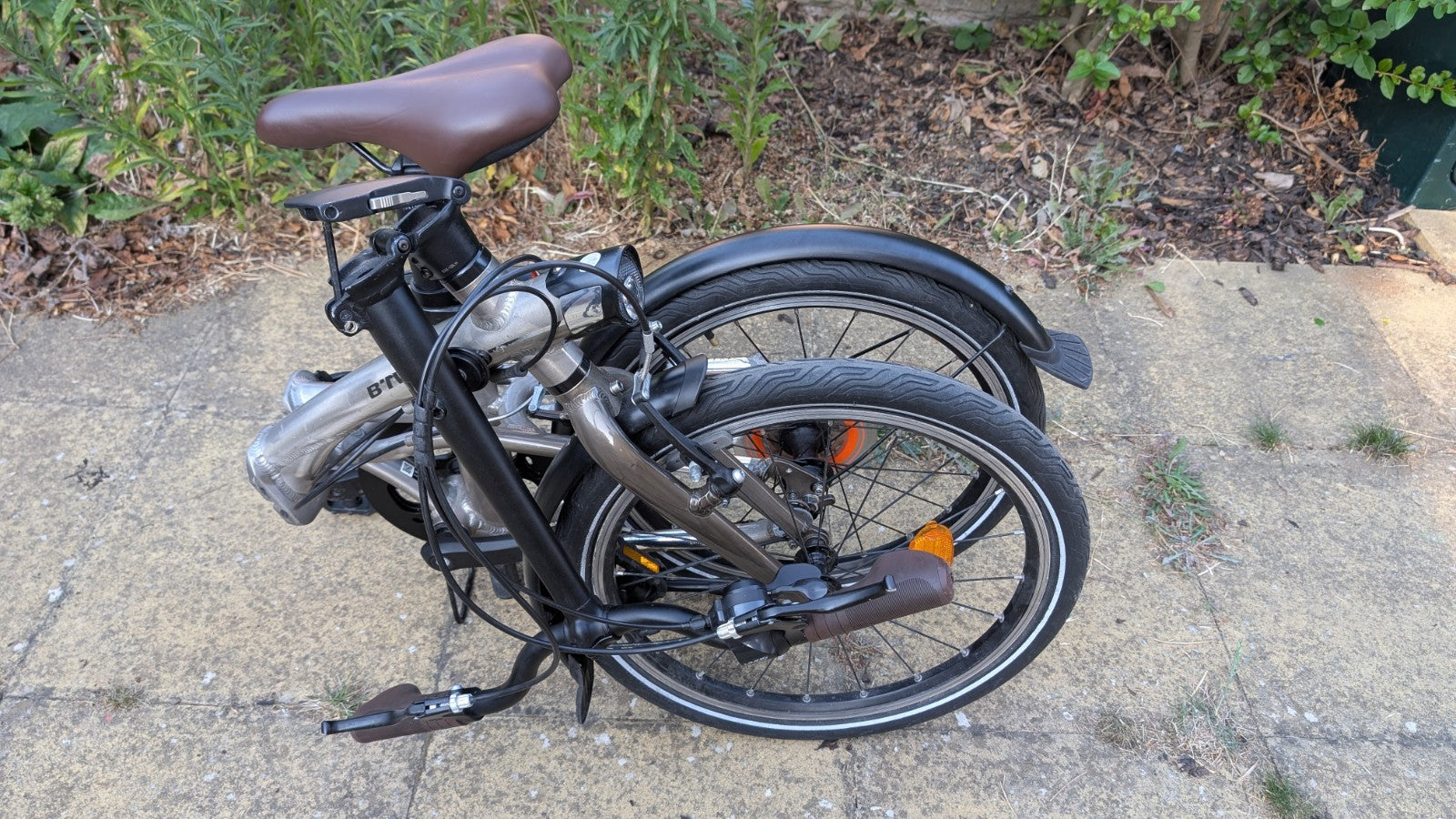 Btwin tilt 900 folding bike