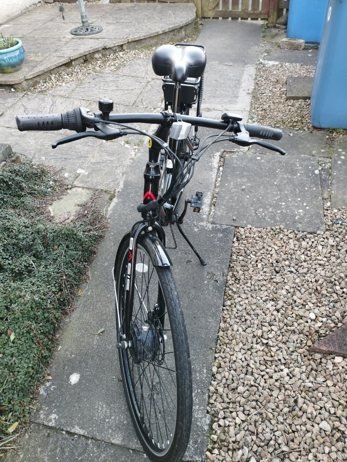 Folding Bike Commuter 700c Wheel 9.6Ah Battery Black Red Basis Hybrid