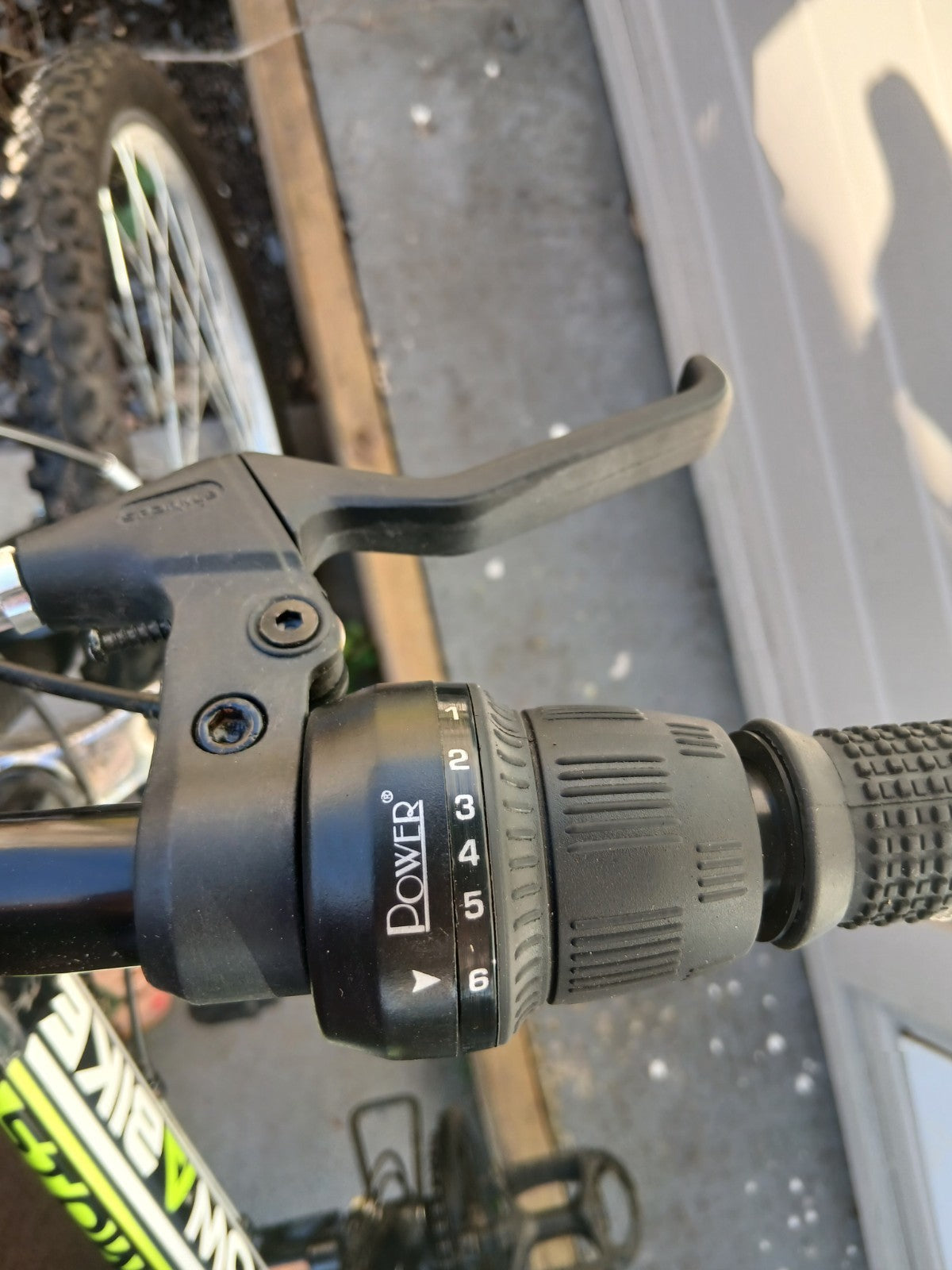 Stow a Bike Folding City Bike in Black, Medium Size (Needs Wheel Alignment)