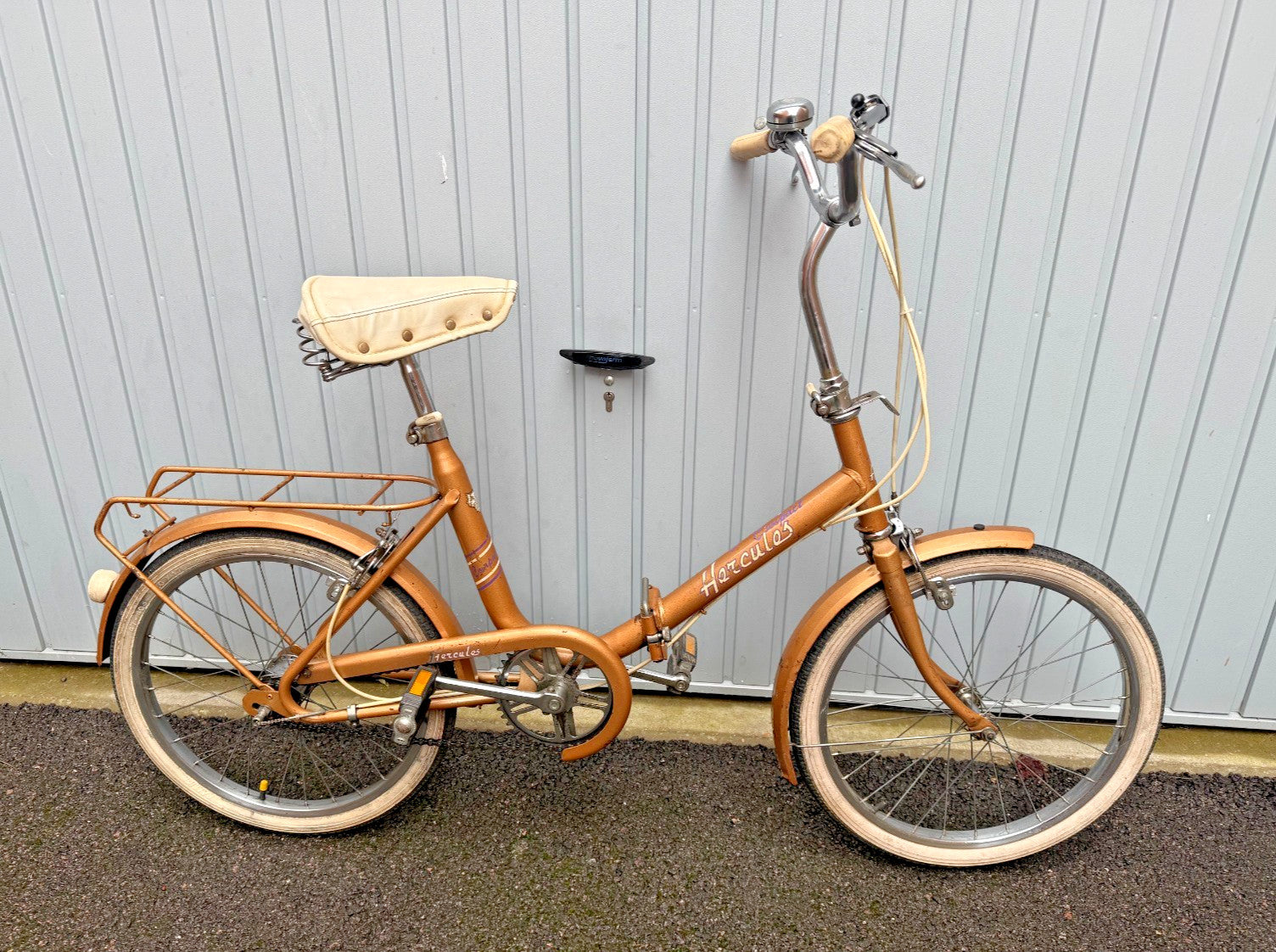 Vintage 1983 Unisex Adults Men's Women's Gold Raleigh Hercules Folding Bike