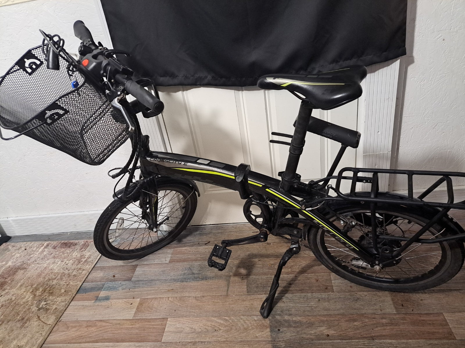 CARRERA CROSSCITY E FOLDING BIKE HARDLY USED IN EXCELLENT CONDITION