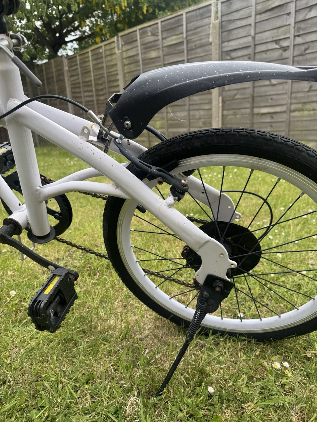 White Aomeisi Folding Bike Unisex Adults 20 Inch Wheels 7 Speed