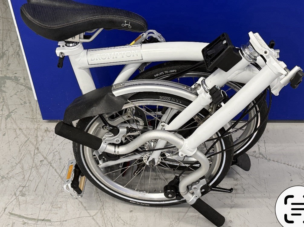 Brompton ML6 2016 folding cycle. White. 6 Speed. Mint used once!