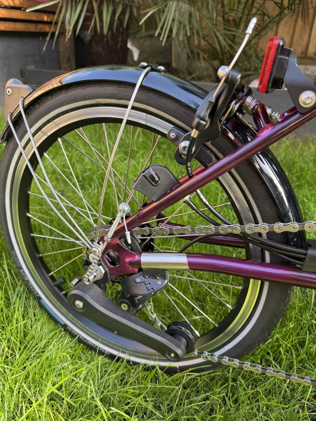 Brompton bike C-line 12-speed 2025 mid bar Amethyst Lacquer