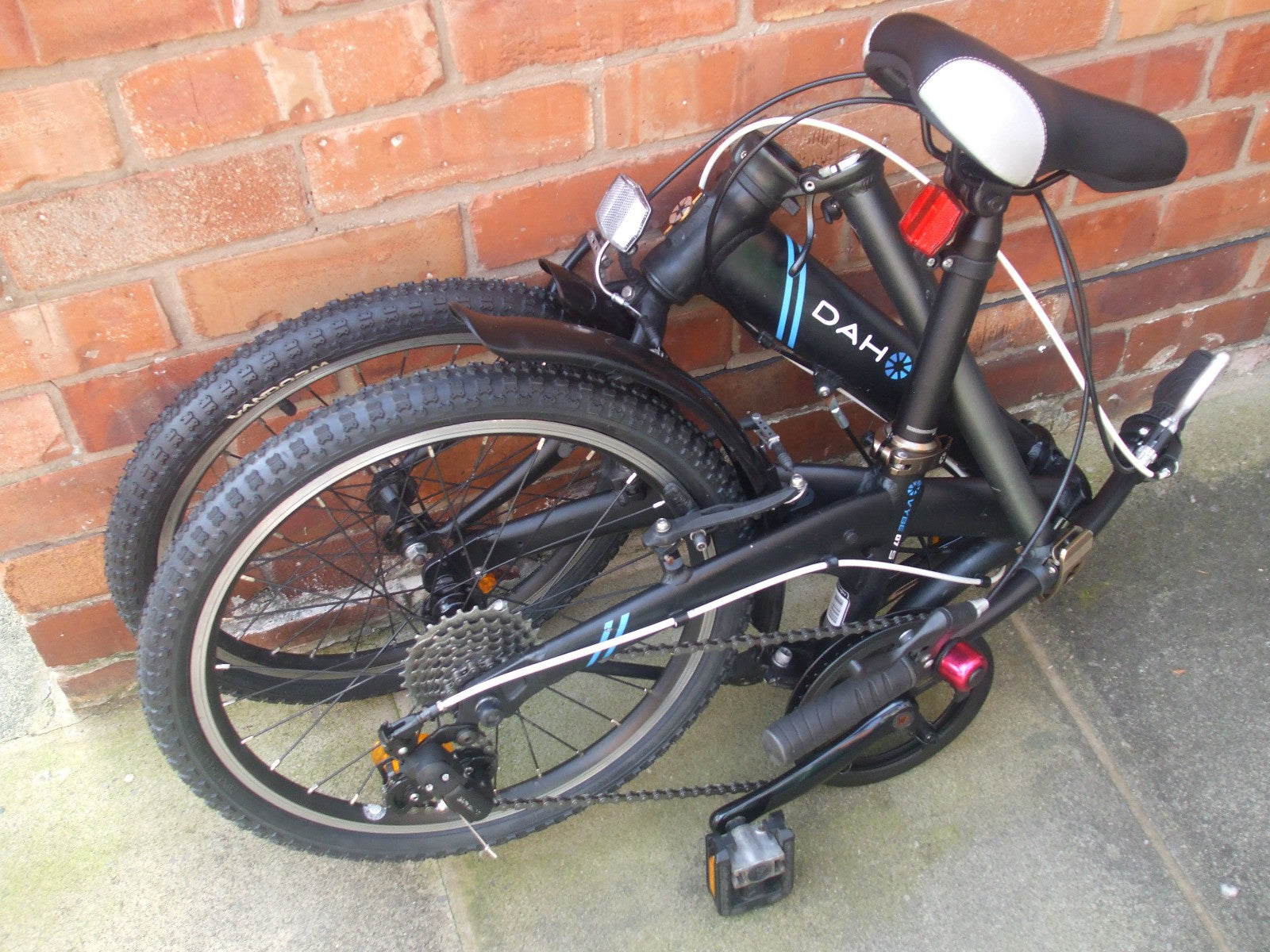 Dahon folding bike, 20" wheels