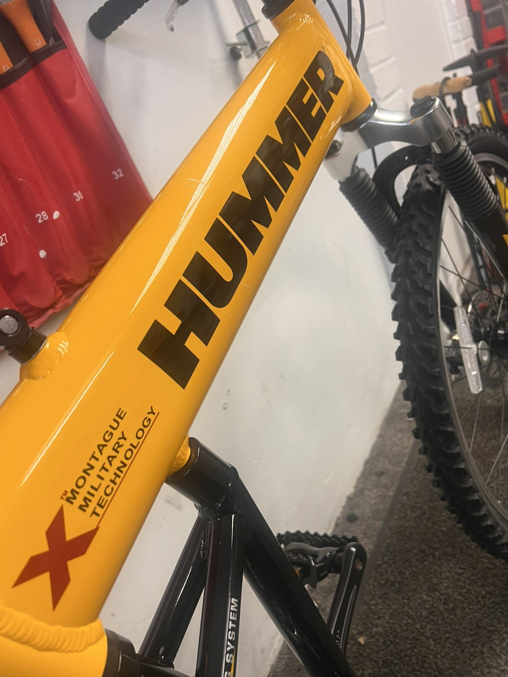 Montague Hummer Folding Bike. Original paperwork. Never ridden.