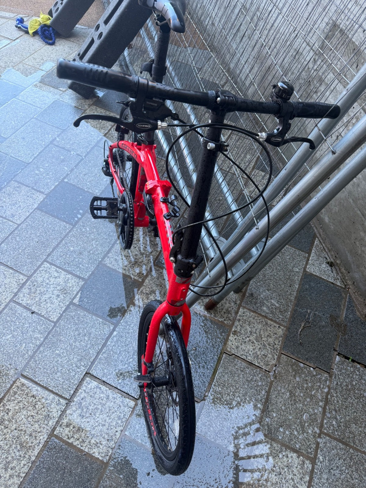 Carrera Intercity Disc 8-Speed Folding Bike great condition