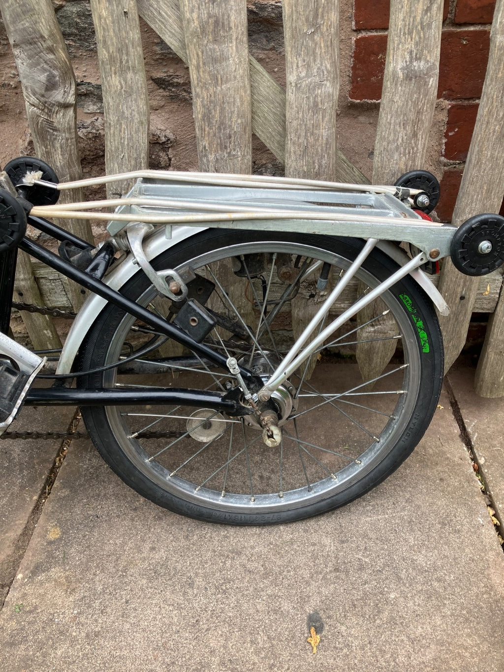 Vintage Brompton 1992-97 M5R 5-Speed Black – Modified with Swytch Conversion Kit