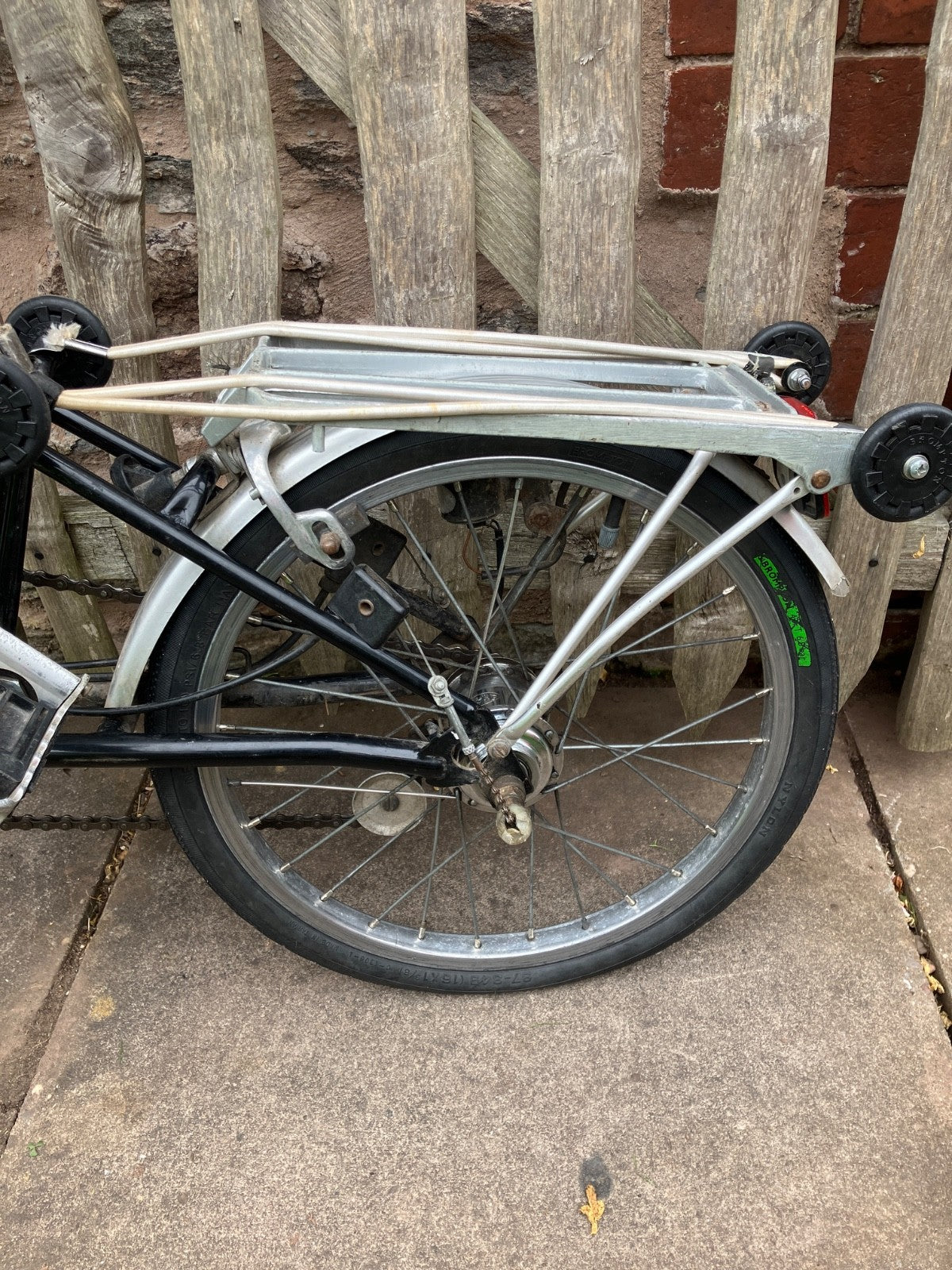 Vintage Brompton 1992-97 M5R 5-Speed Black – Modified with Swytch Conversion Kit