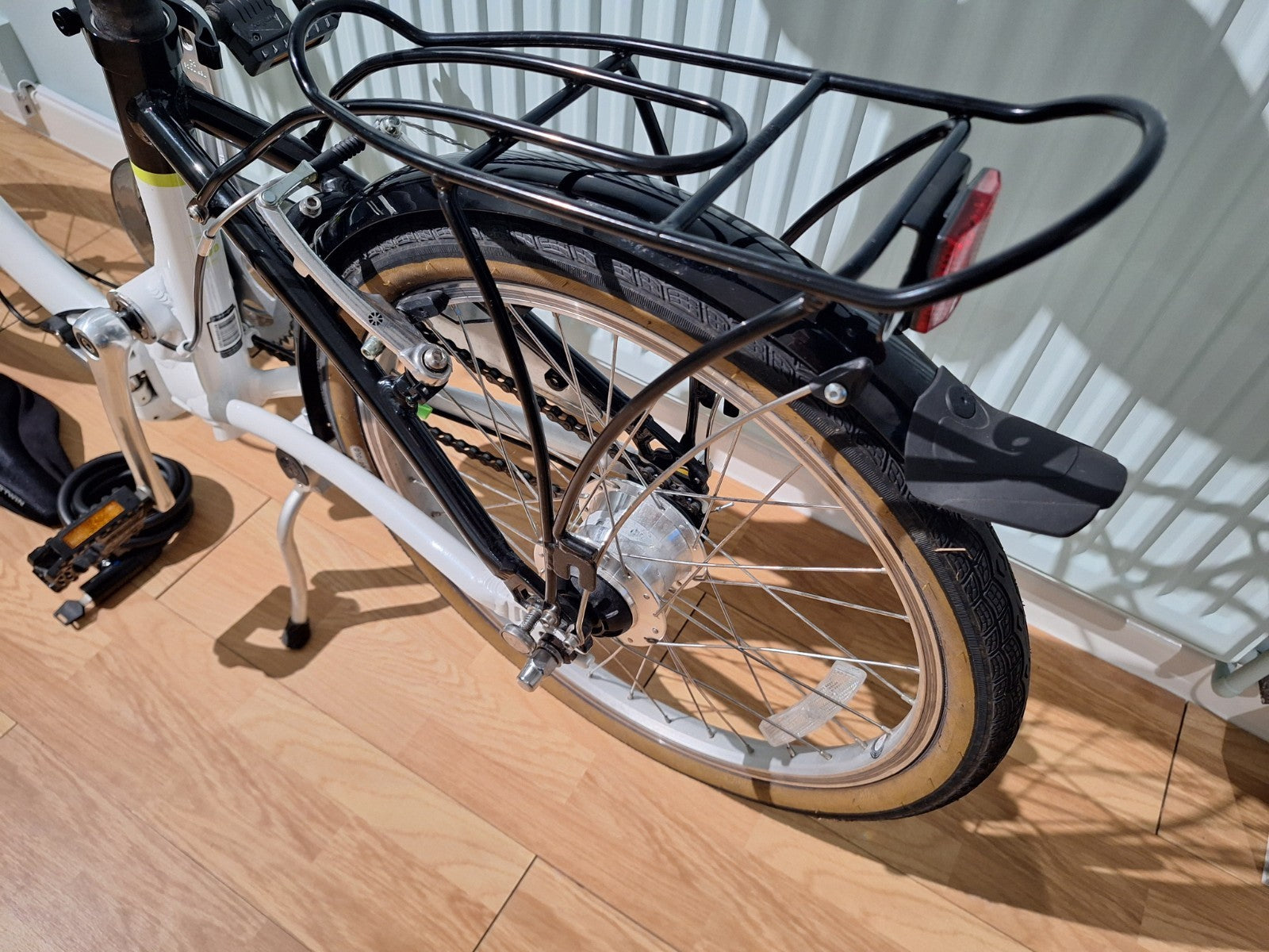 Dahon Ciao Unisex Folding 20" Wheel Bike with Rack + Mudguards  Carry Bag + Lock