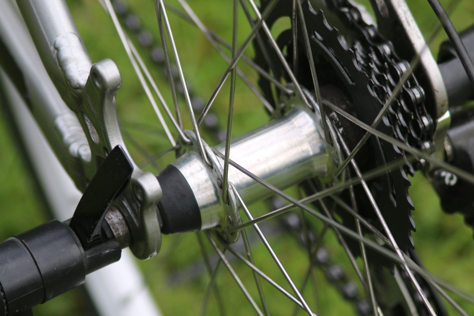 MONTAGUE TOWN,FOLDING 7 SPEED CITY BICYCLE.