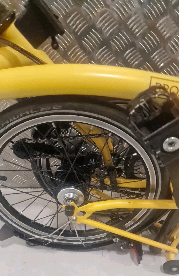 Brompton C Line 6 Speed. Bumblebee Yellow Low co$t world🌎 Postage📦🛫📮.