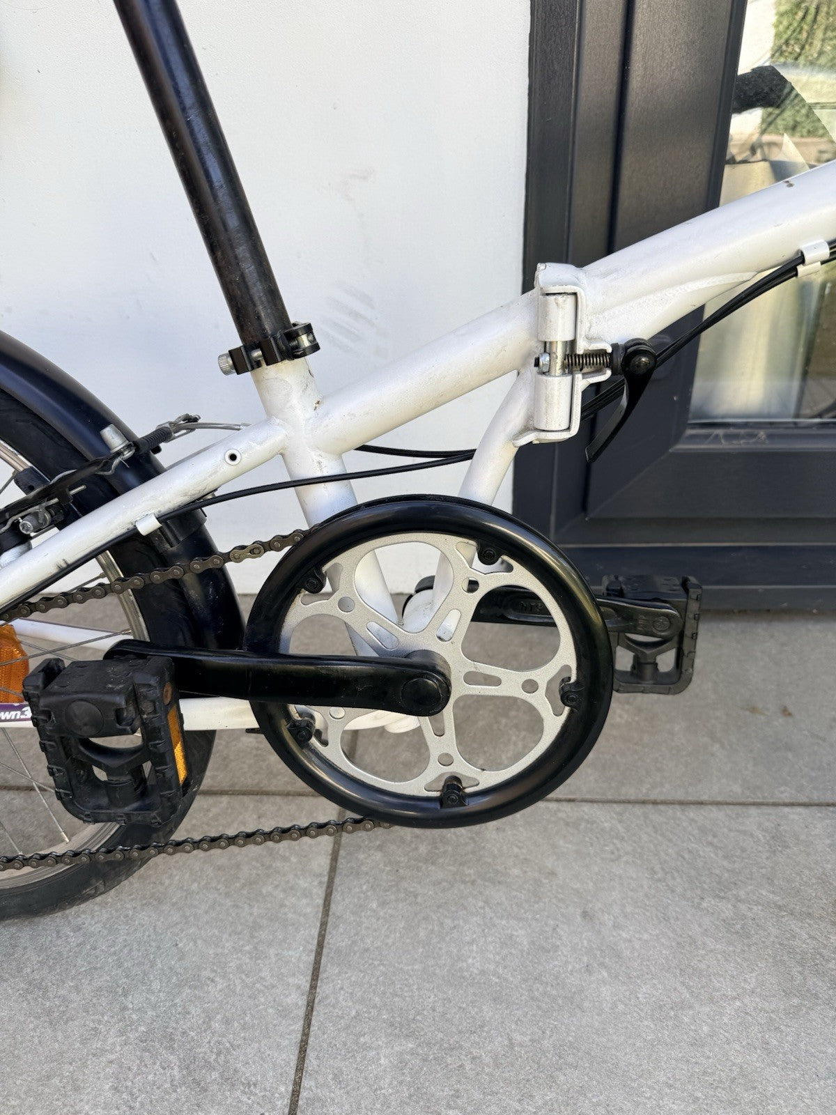 B’TWIN Folding Bike 20in White In SW London Zone 4