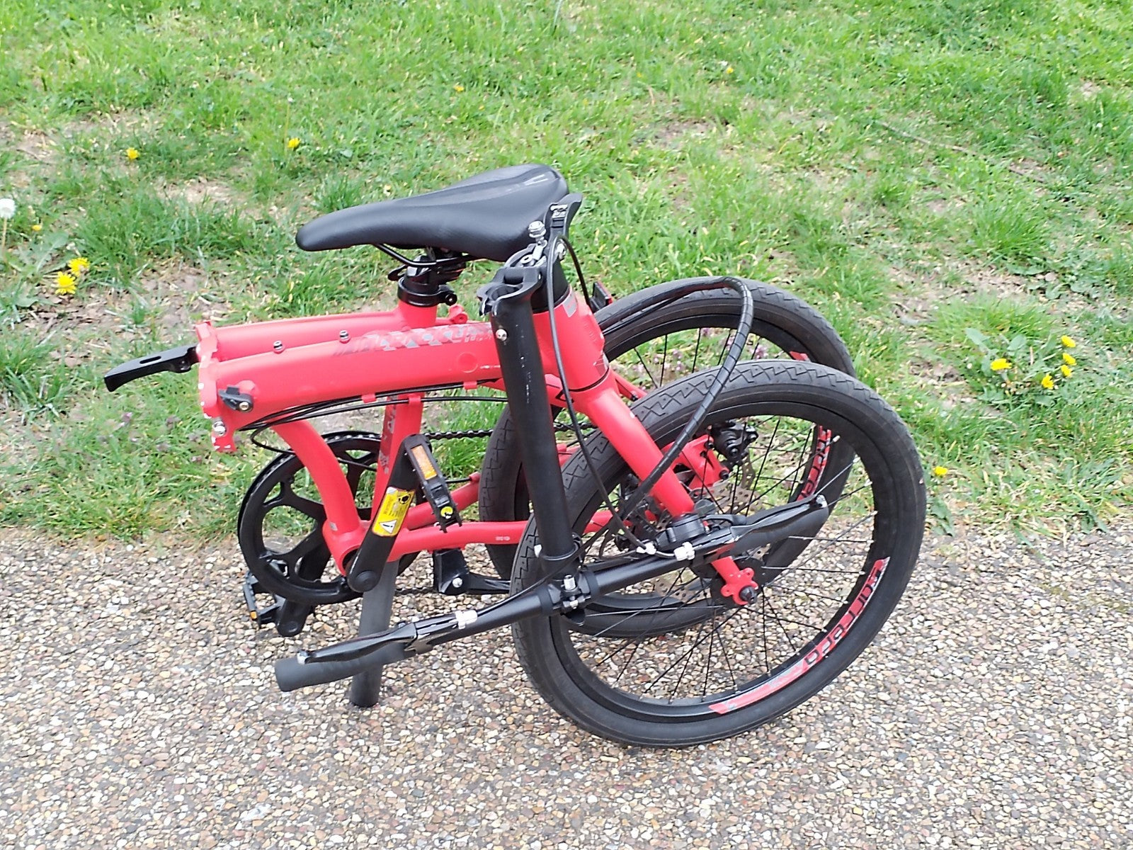 Carrera Intercity Folding Bike 8-Speed