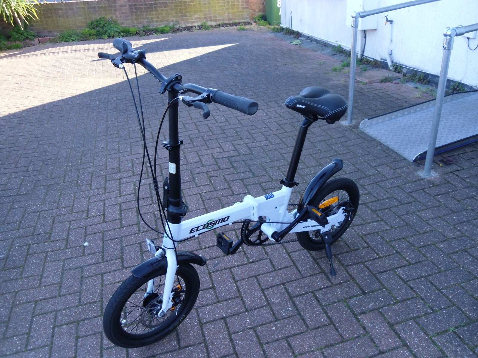 16" folding commuter bike, 6 speed Shimano gears, this is not an E-bike.