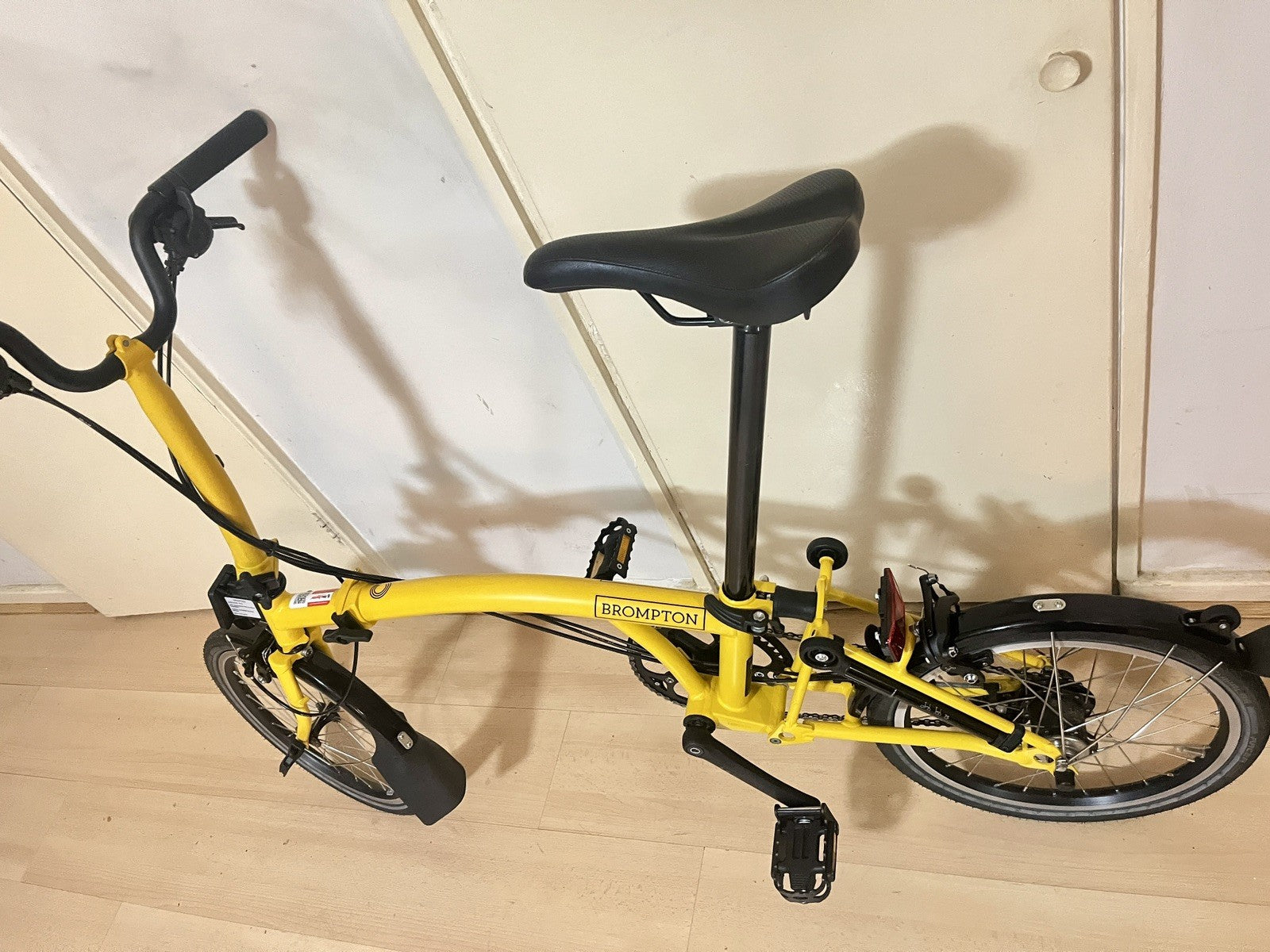 Brompton C Line Explore 6-Speed Bumblebee edition, 2025, Mid Handlebar, Exc Cond