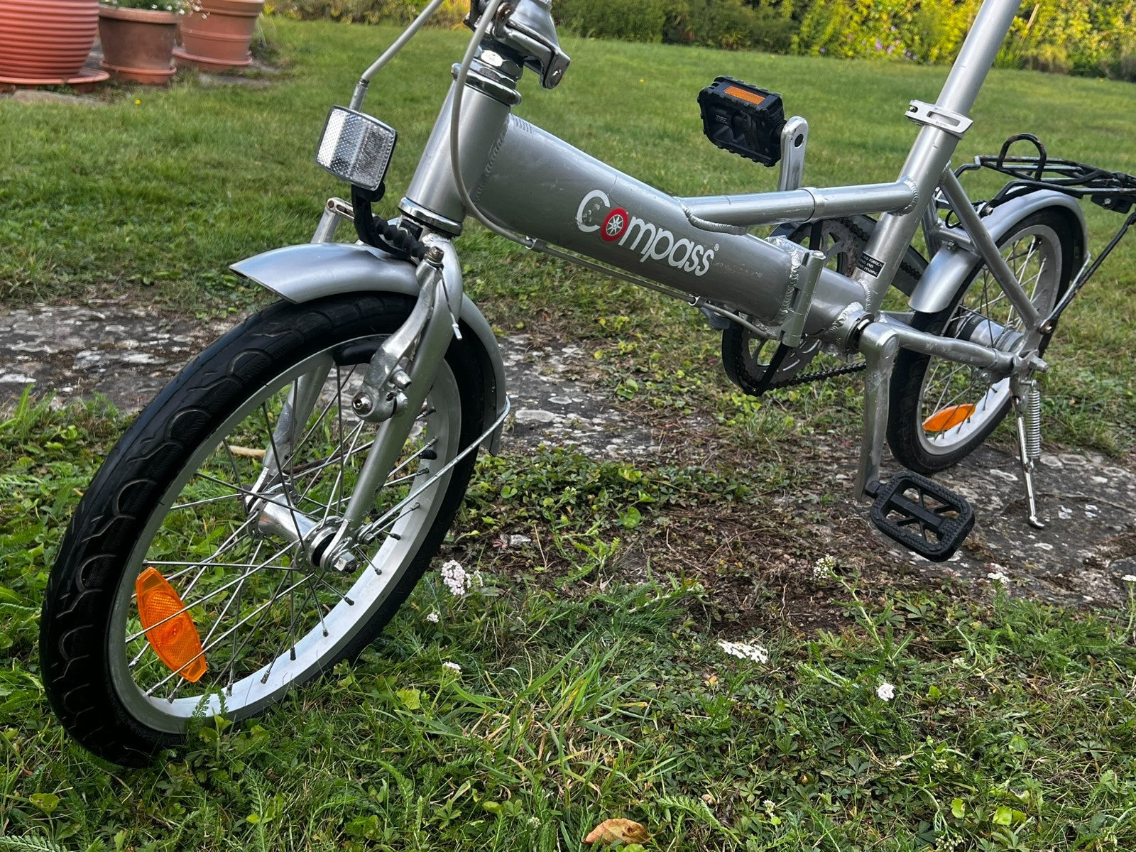 3 speed Compass folding bike (commuter, caravan or boat bike) , kickstand & rack
