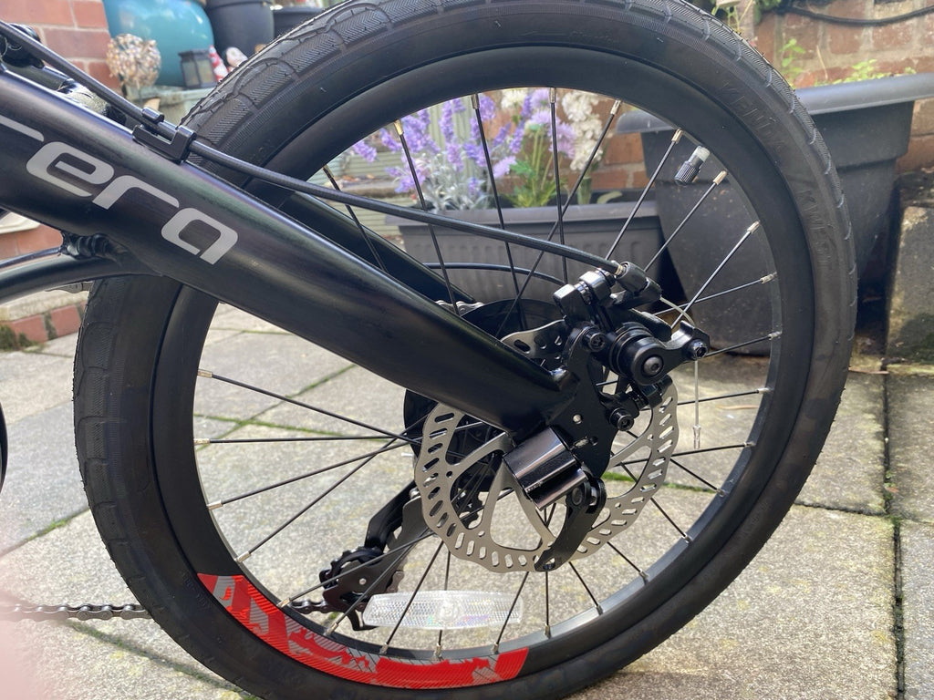 Carrera Inner City Folding Bike 20 Inch Wheels 7 Speed