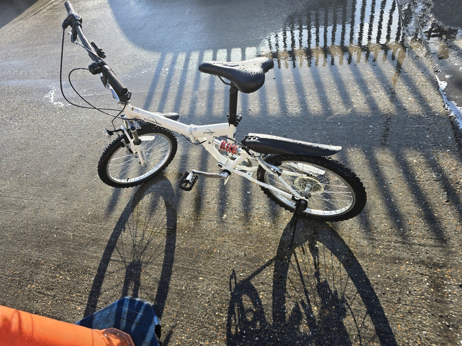 Folder Bike. ECOSMO.. VERY GOODCONDITION ONLY 2 SCRAC ONLY FOR £130.CASH IN HAND