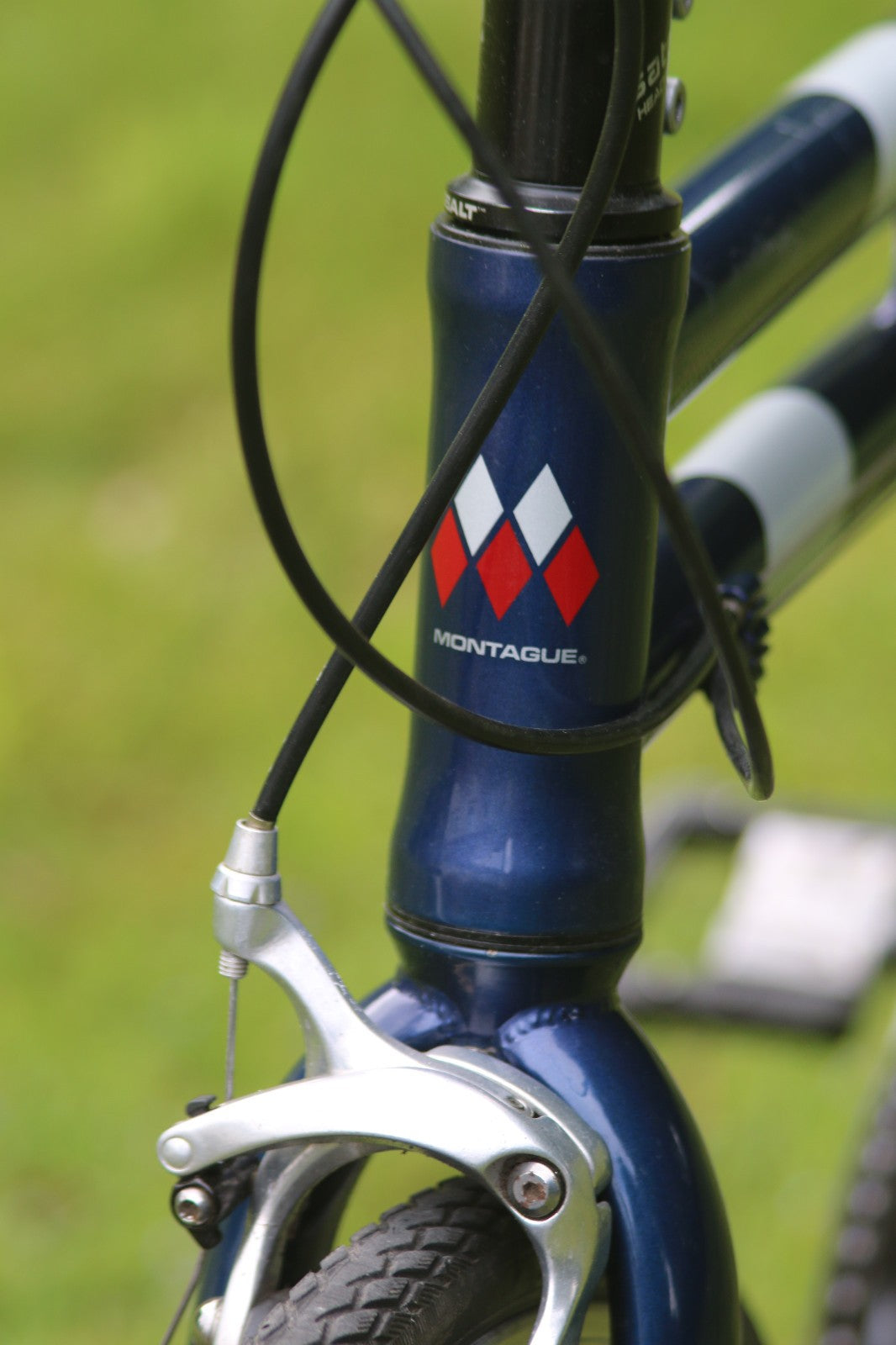MONTAGUE TOWN,FOLDING 7 SPEED CITY BICYCLE.