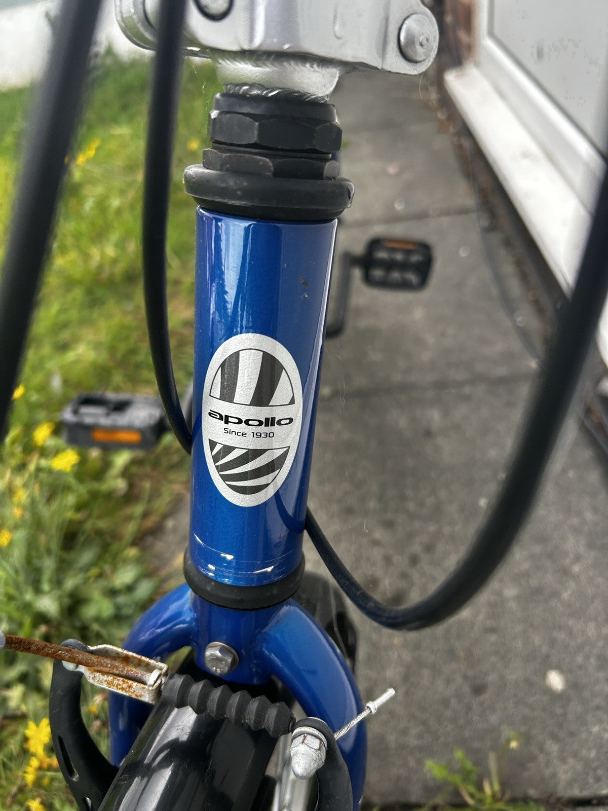 Apollo Luch Folding Bike 20 in Blue Aluminium V-Brake Mudguards Rear Light