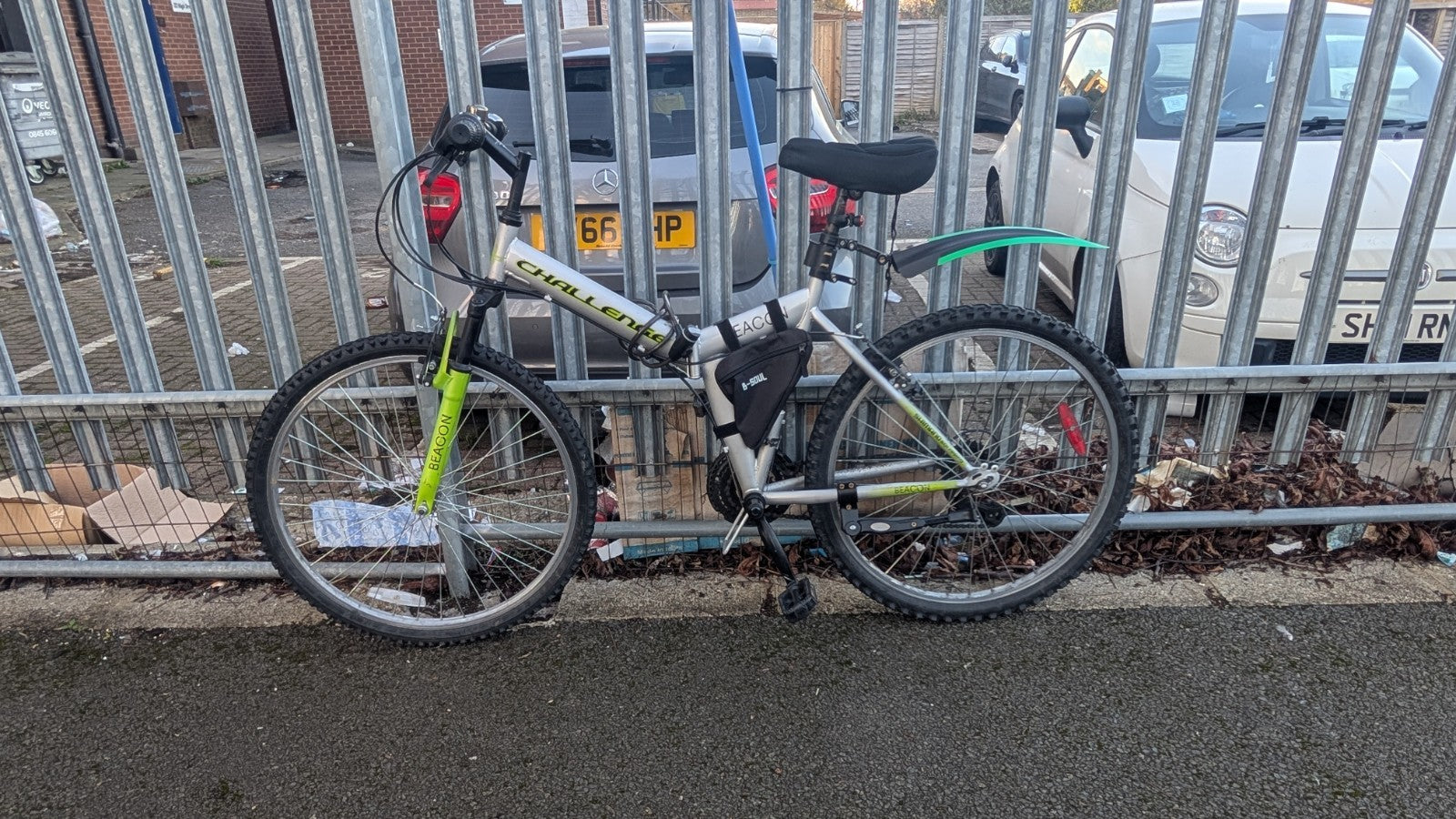 Challenger Beacon Folding Bike - Excellent Condition + Extras
