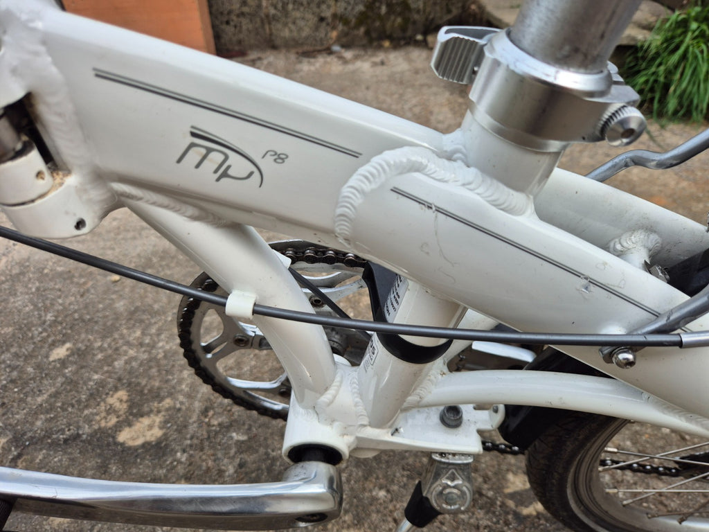 Dahon Mu P8 Folding Bike White  8 Speed 20" Wheels