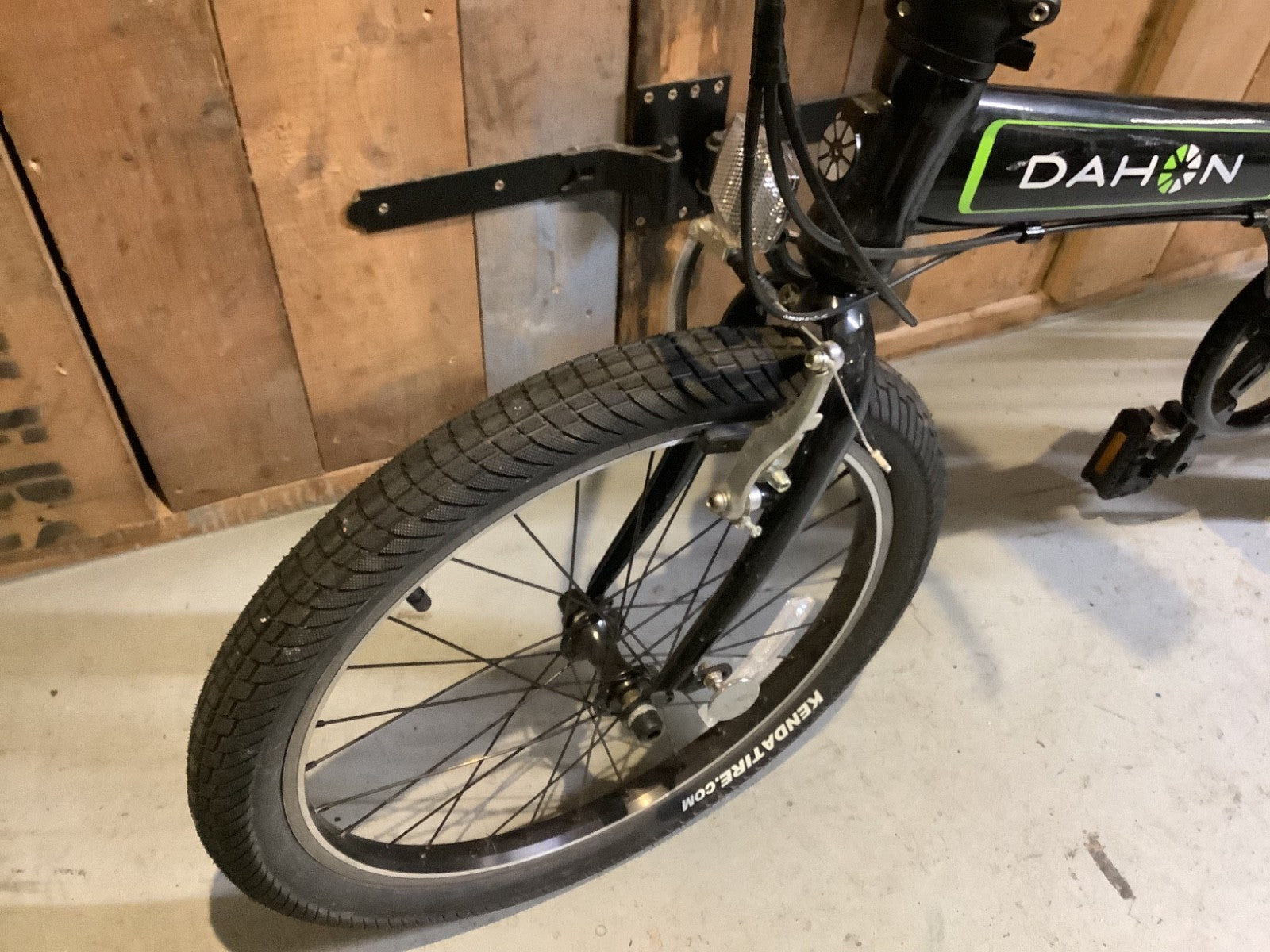 Dahon Vybe City Folding Bike 7-Speed, black