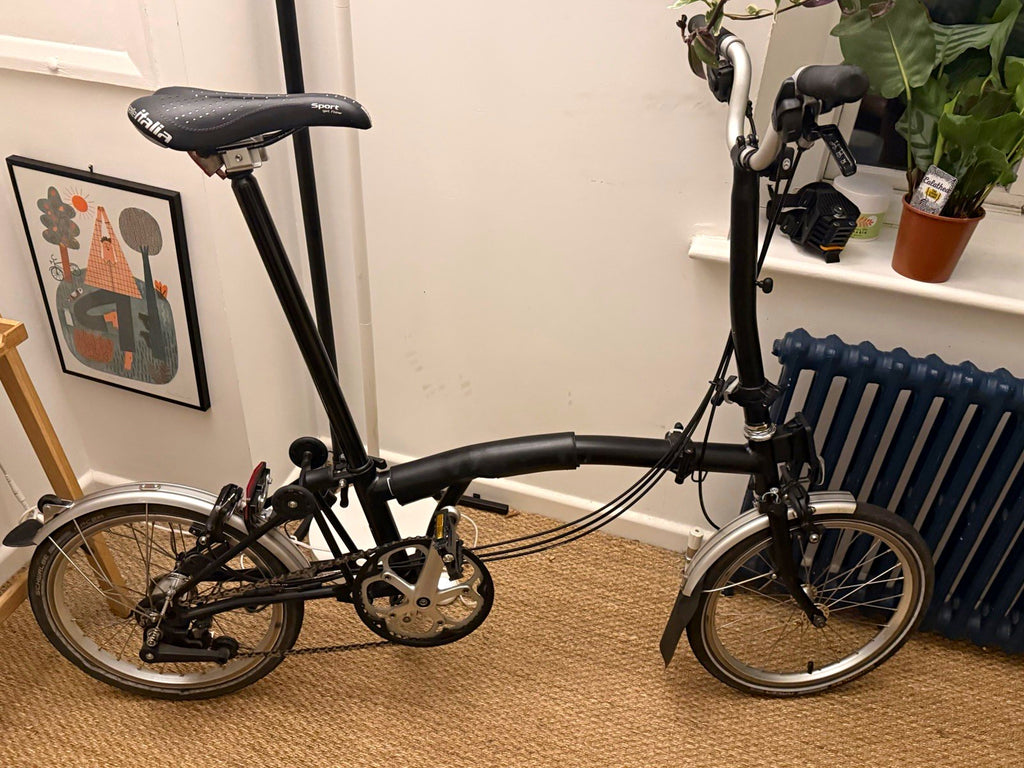Brompton M6L black Folding Bike 16 in Wheels Black 6 speed + carbon seat post