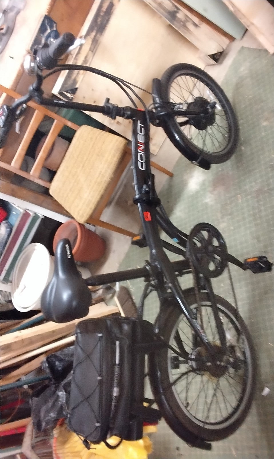 Connect 20 Inch Wheel Folding E Bike. Excellent Condition.