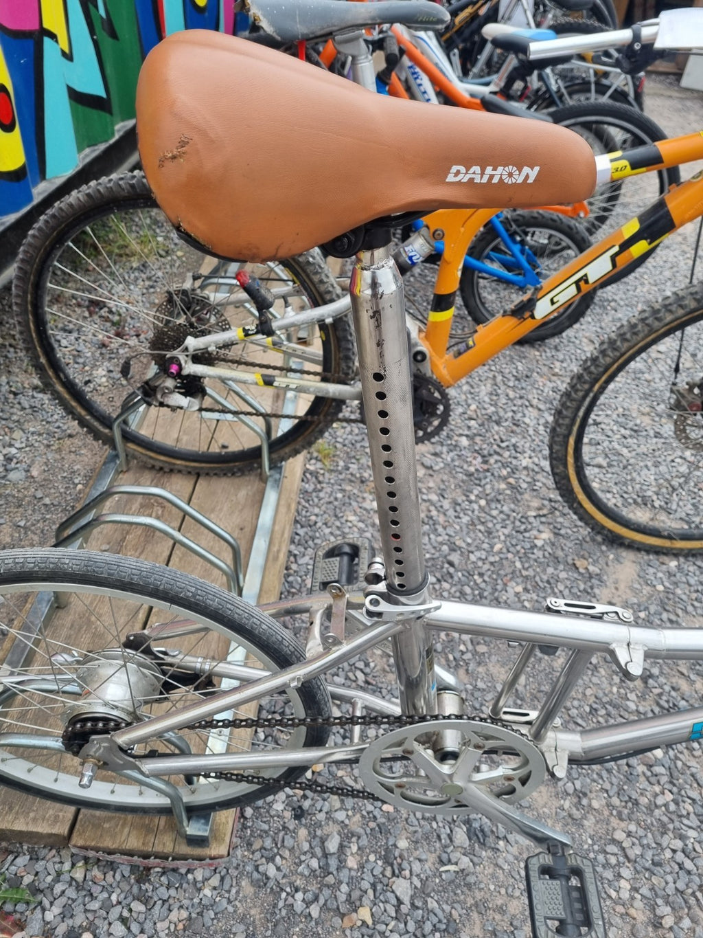 Dahon folding bike, parts or not working.