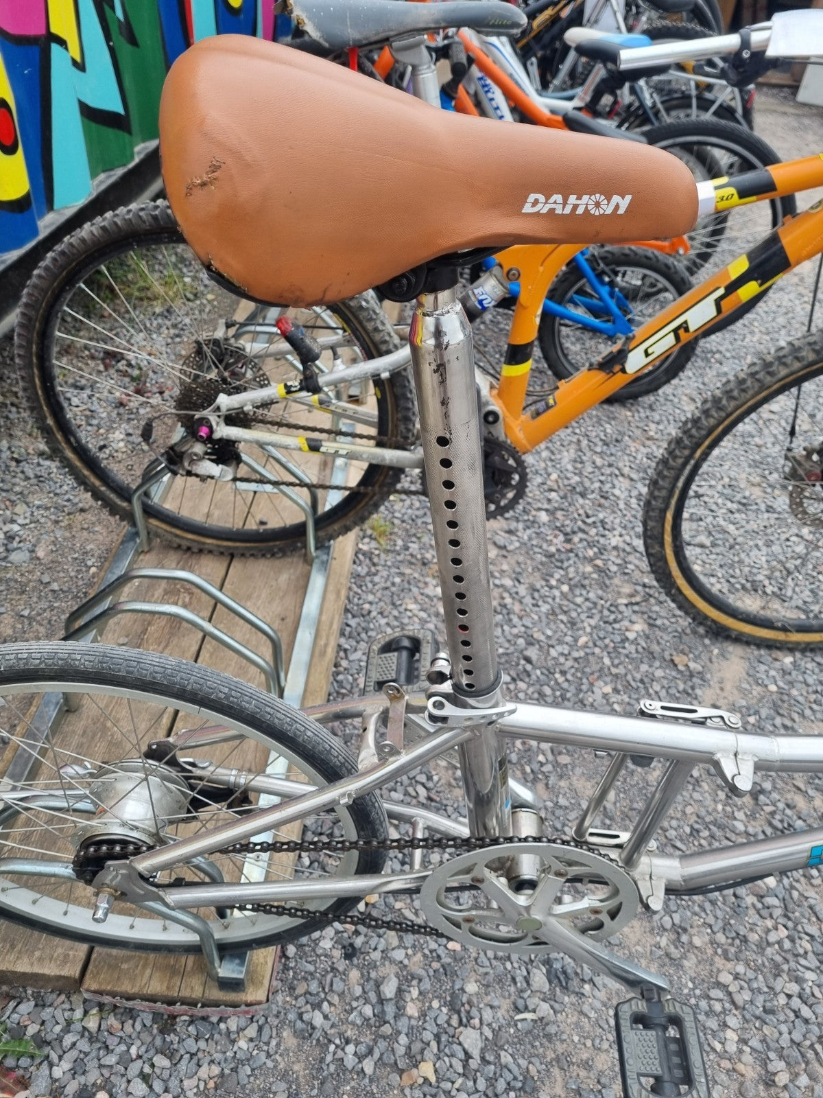Dahon folding bike, parts or not working.