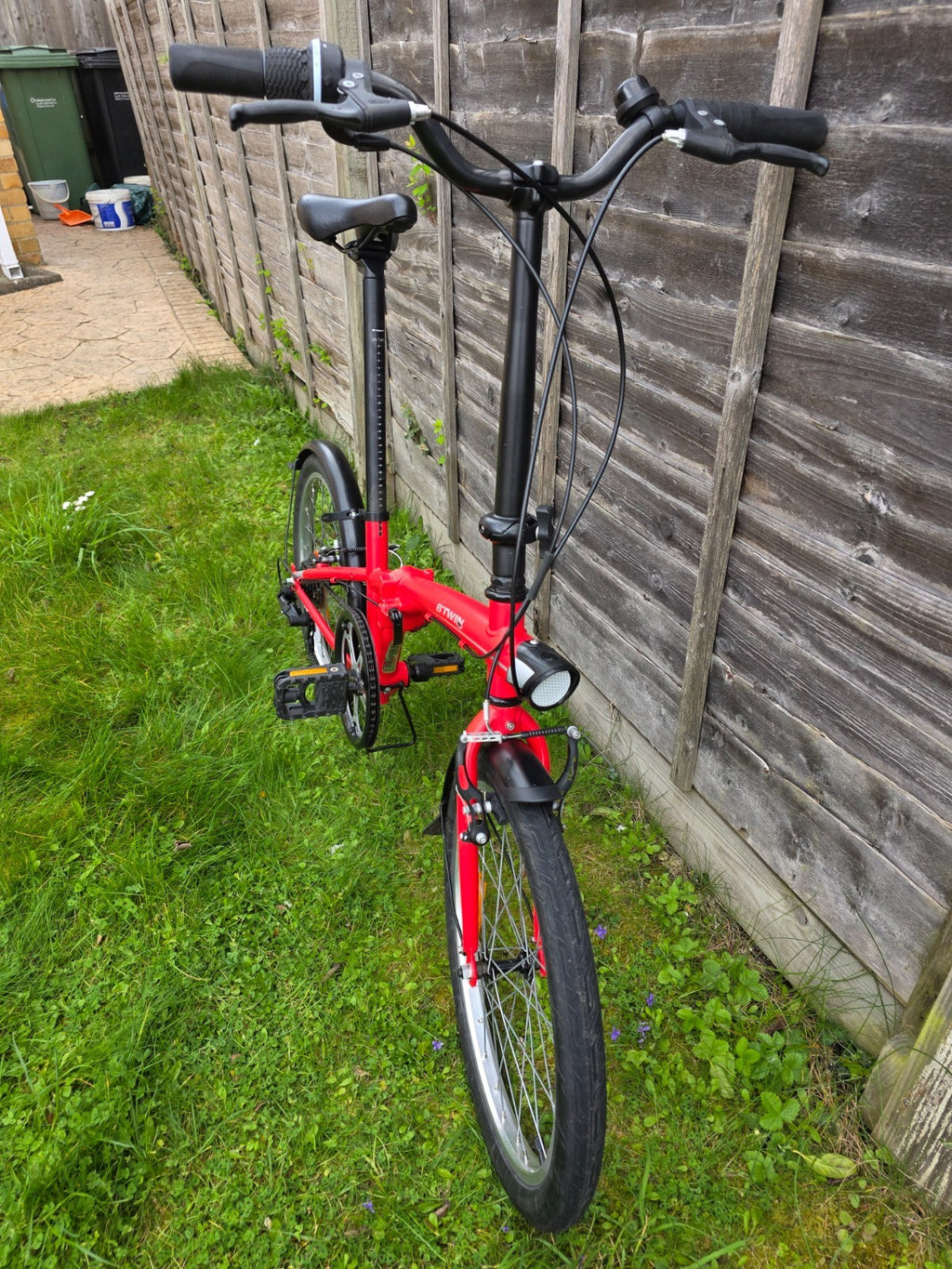Btwin pre-owned folding bike, red, in very good conditions + bonus (sturdy bag)
