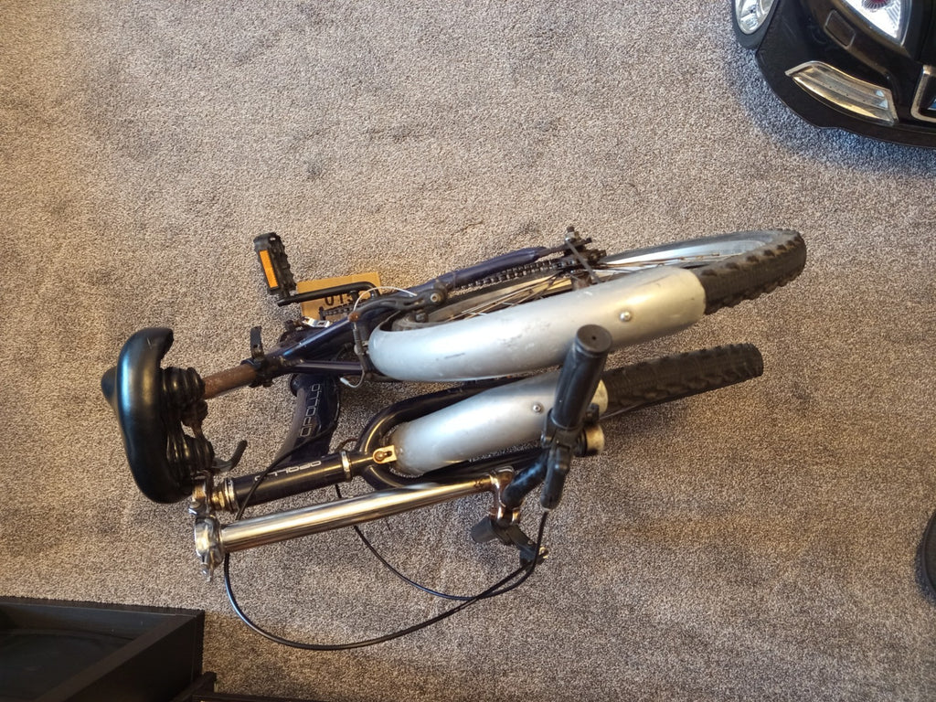 Apollo  Folding Bike.  20" Wheels.