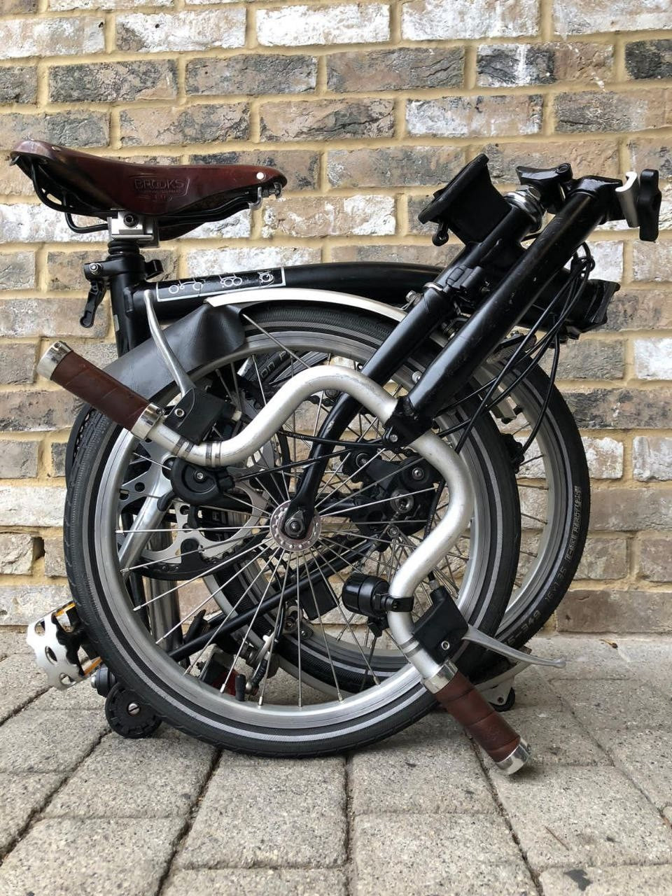 Brompton Black 3 Speed Mid M3L with Brooks Saddle & Grips - WORLDWIDE DELIVERY