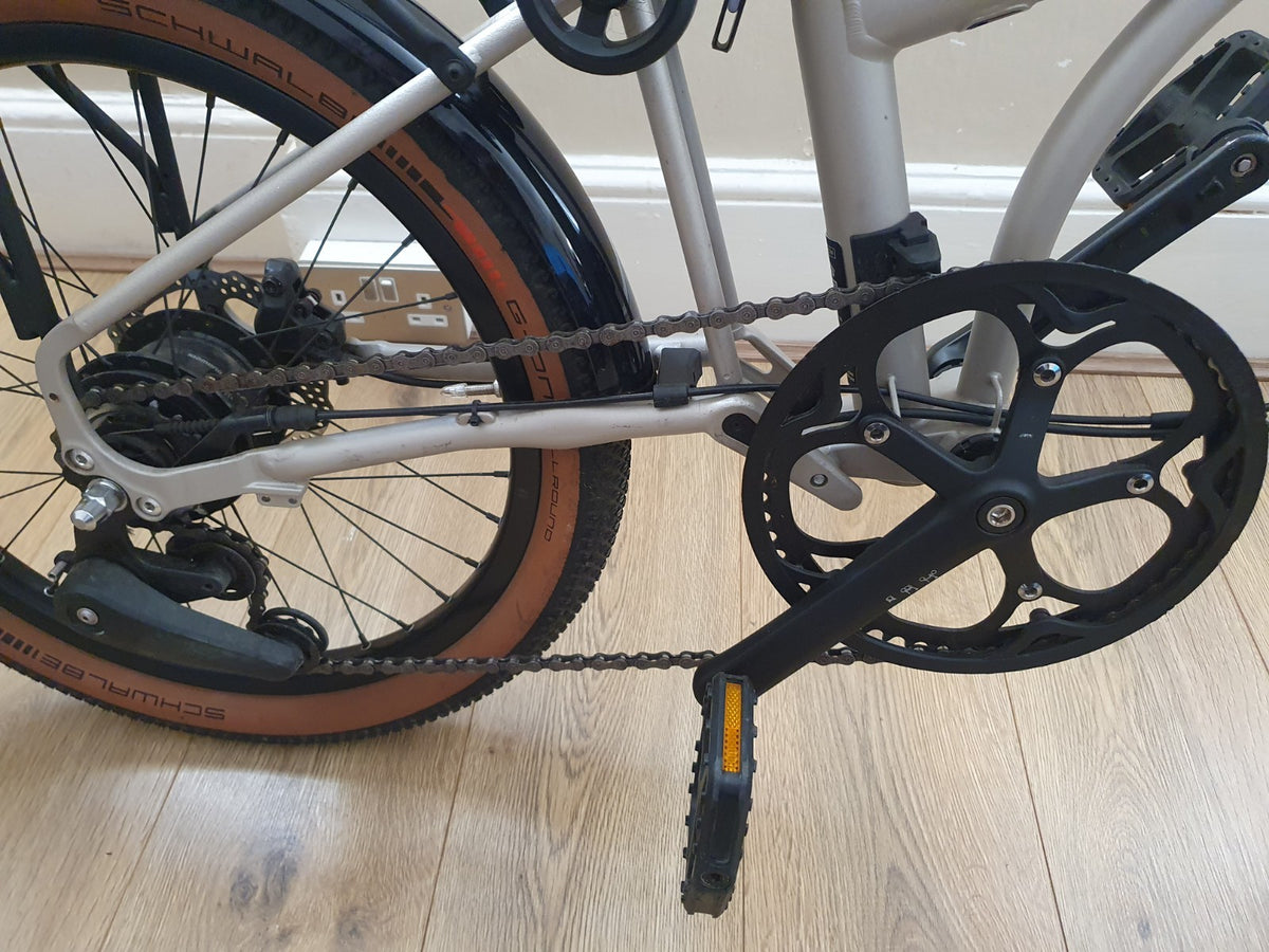 Brompton G Line Medium Folding Bike 8-Speed Traildust White with Roller Frame