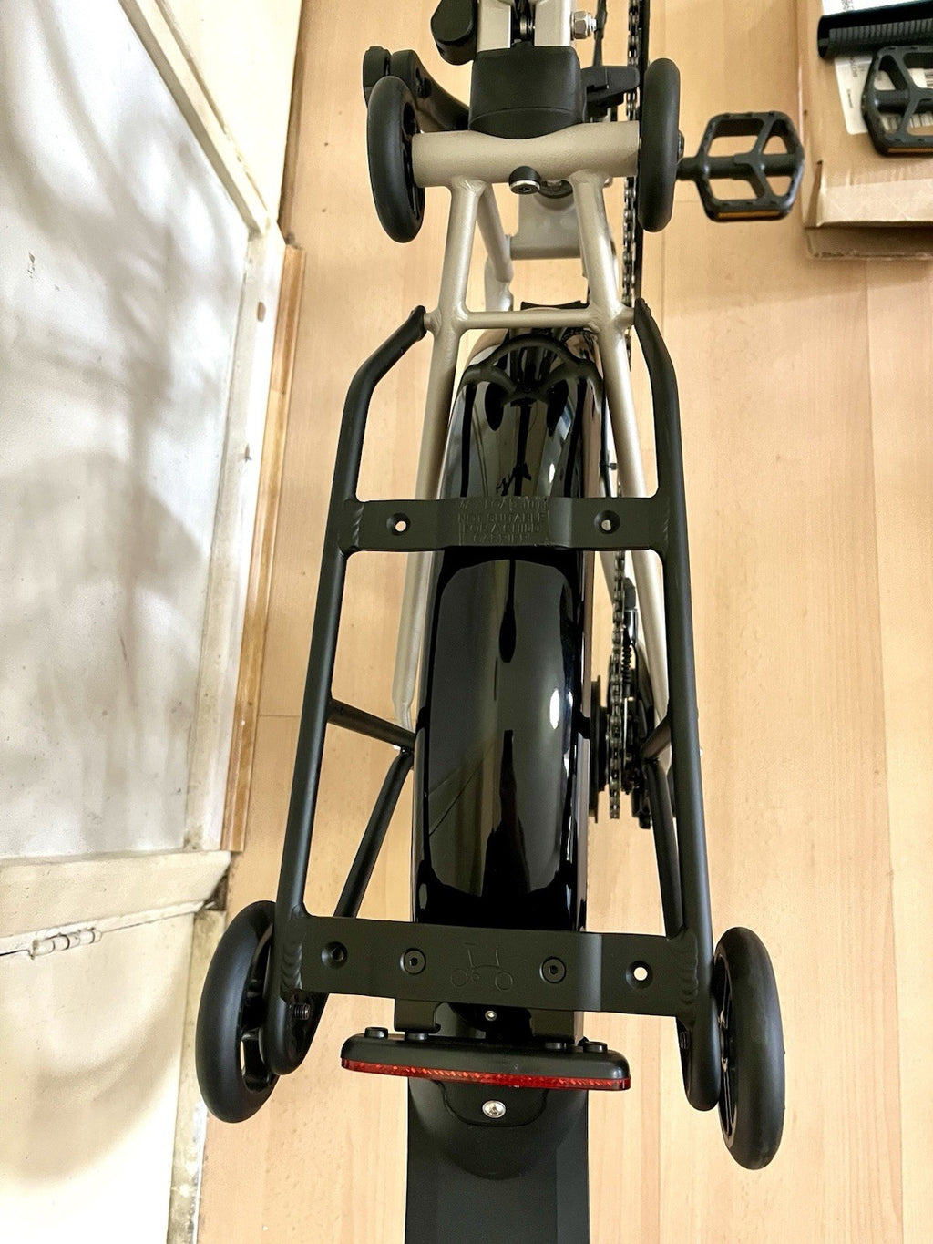 Brompton G Line Medium Folding Bike 8-Speed, Traildust White w rack & mudguards