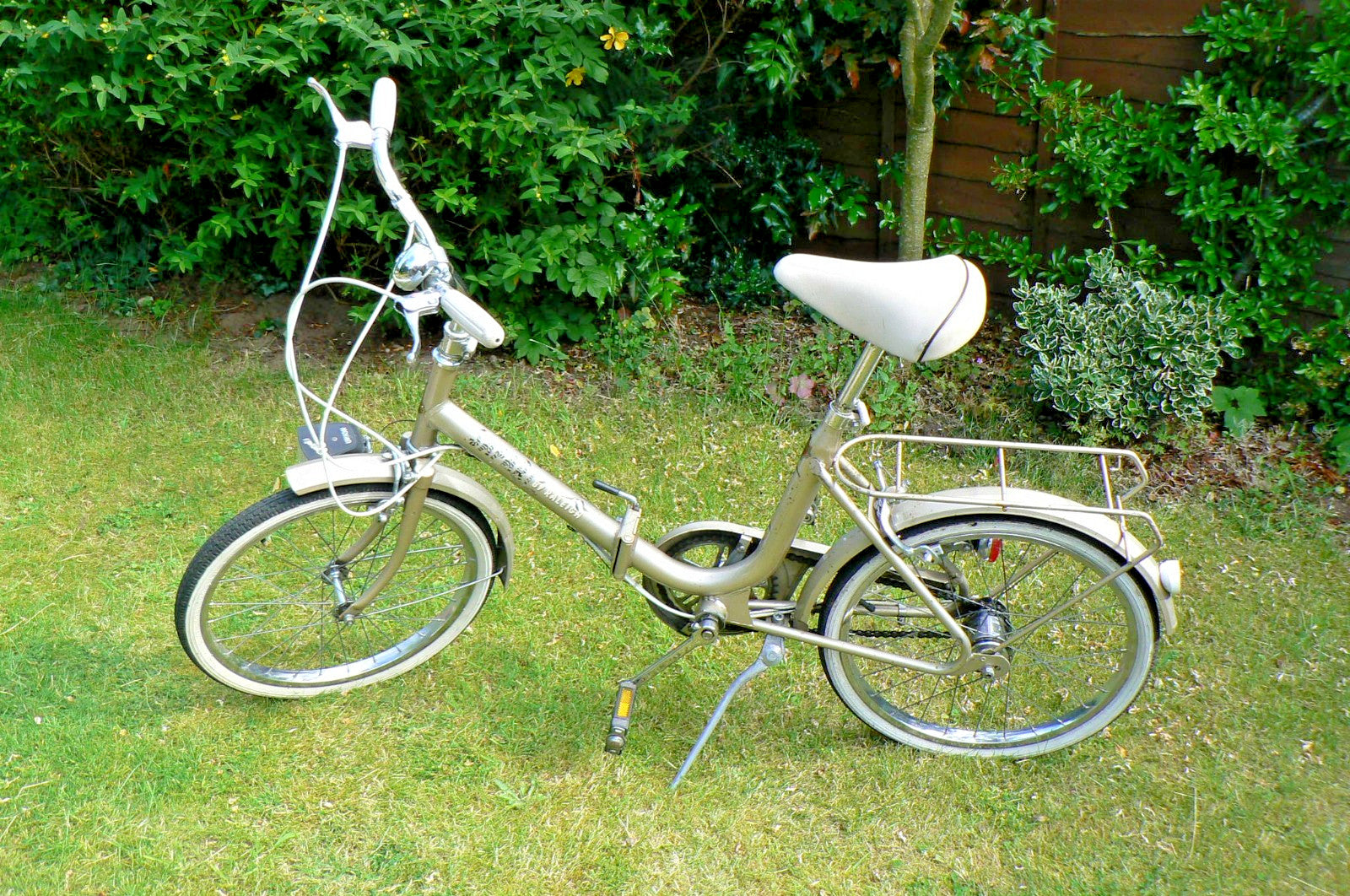 RALEIGH SAFARI FOLDING  3Spd BICYCLE  - ORIGINAL - With Stand, lights