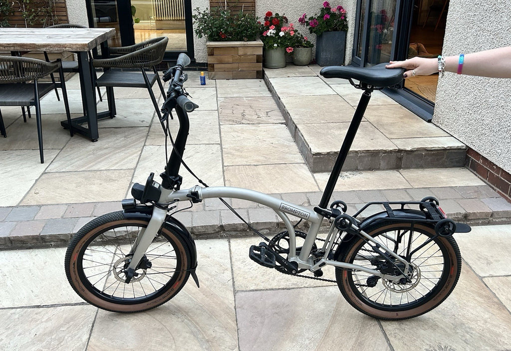 Used 2025 Brompton G Line E-Motiq medium in trail dust white