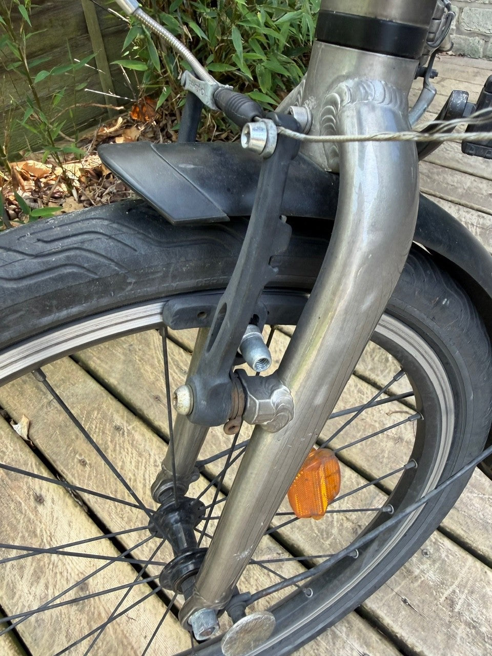 Btwin Tilt 900 Folding Bike 9 Speed - good condition