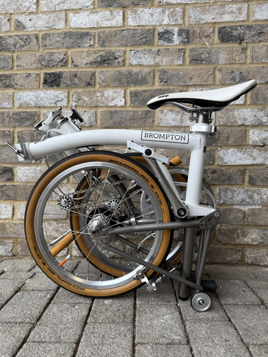 Brompton White Superlight Titanium S2E-X + OVER £400 UPGRADES - WORLDWIDE SHIP