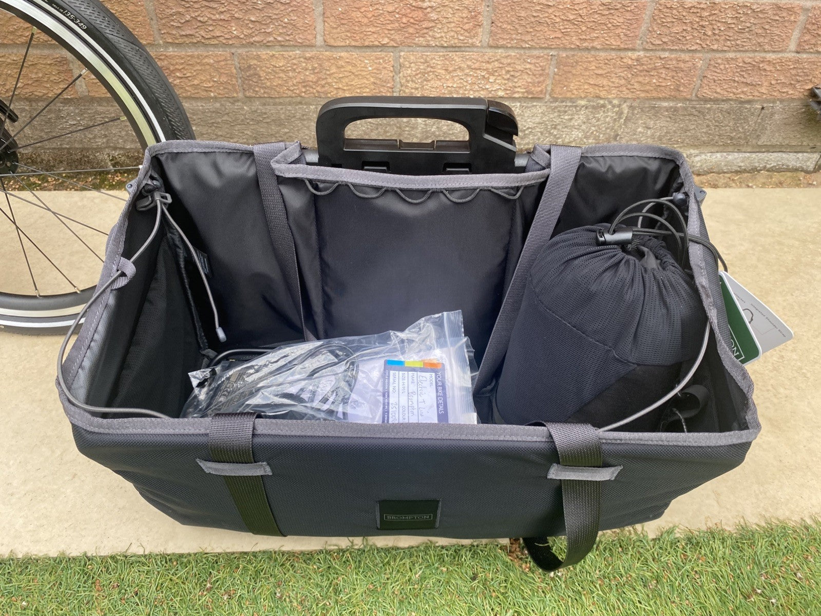 Brompton T Line 4 Speed virtually brand-new.
