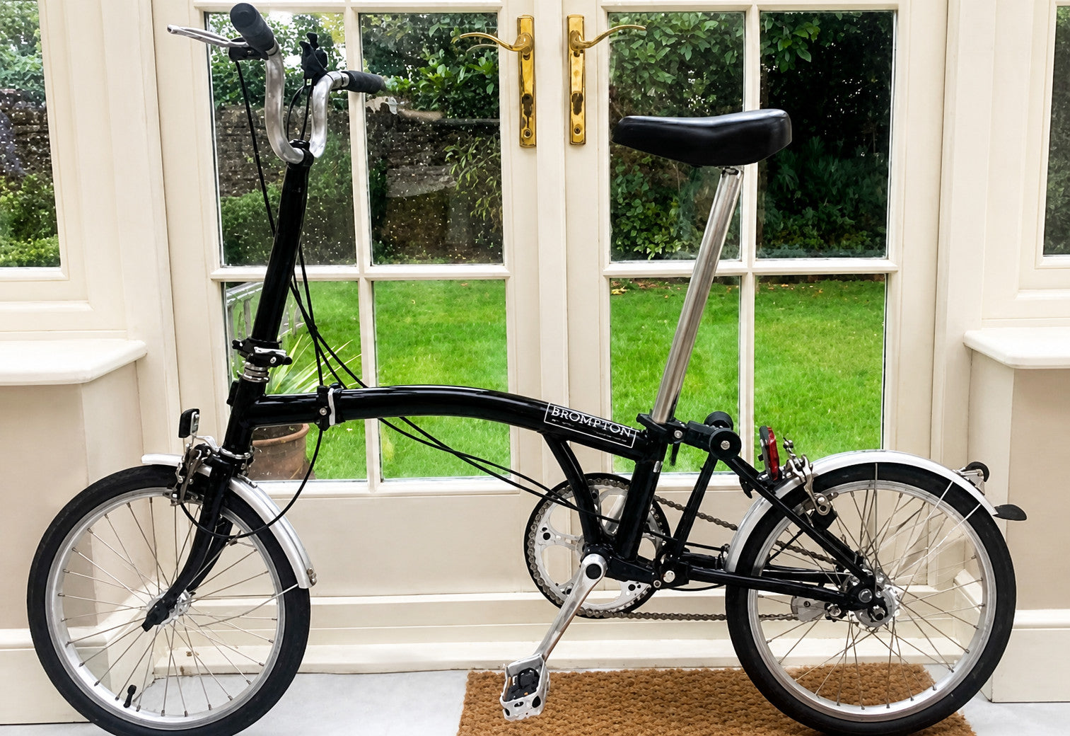 Brompton M3L Folding Bike – Black – 3 Speed – Great Condition – Genuine Brompton